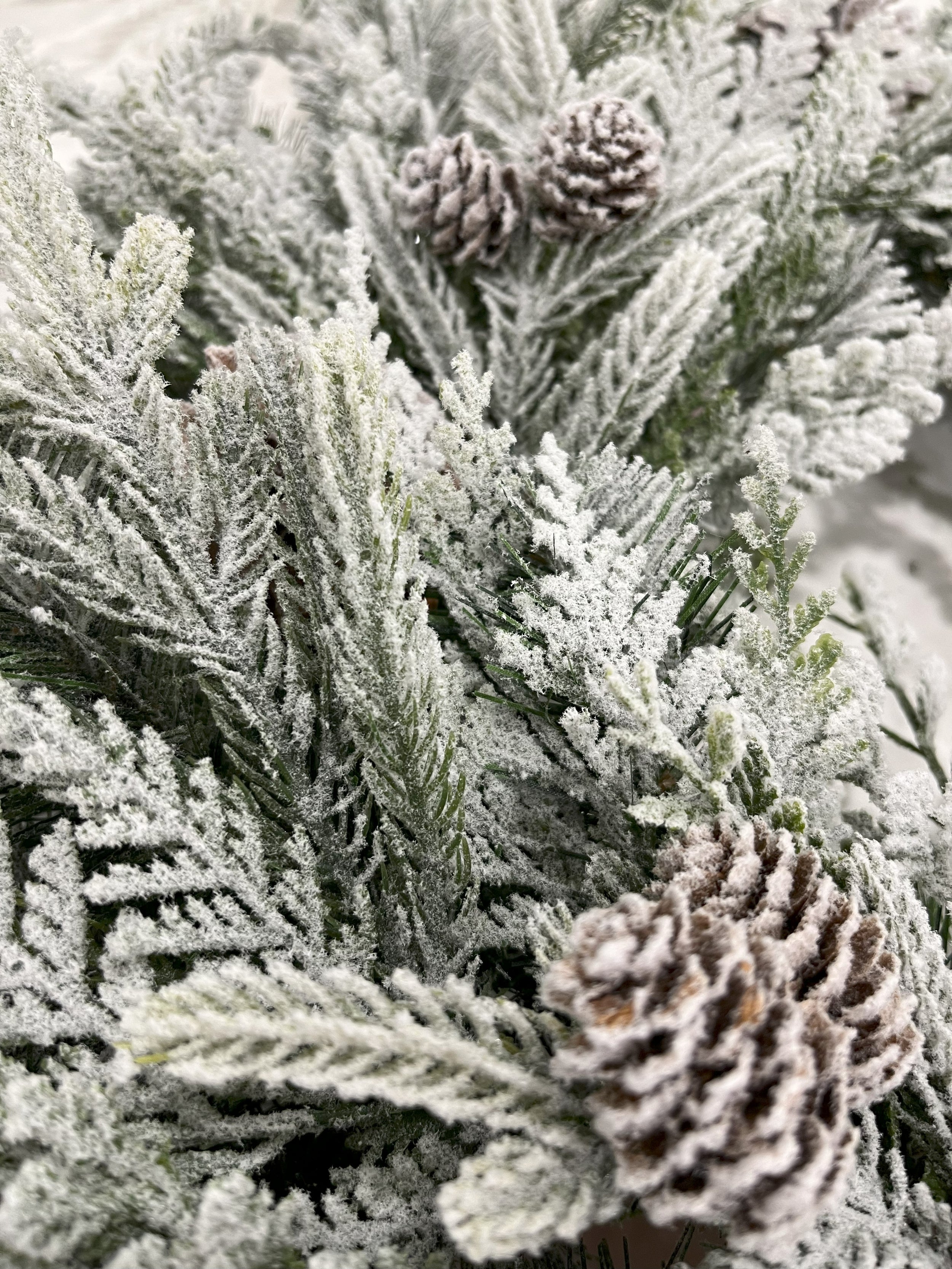 ITEM 81767 - 12" IN DIM, 24" OUT DIM,  WINTER SNOWY MIXED DOUGLAS FIR AND CEDAR WREATH