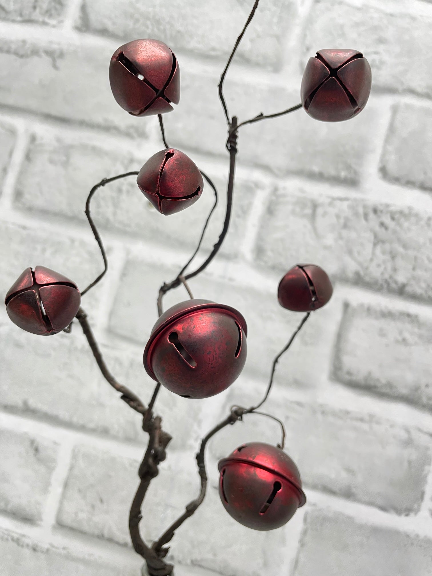 ITEM 81978 RED - 20" RED BELL SPRAY
