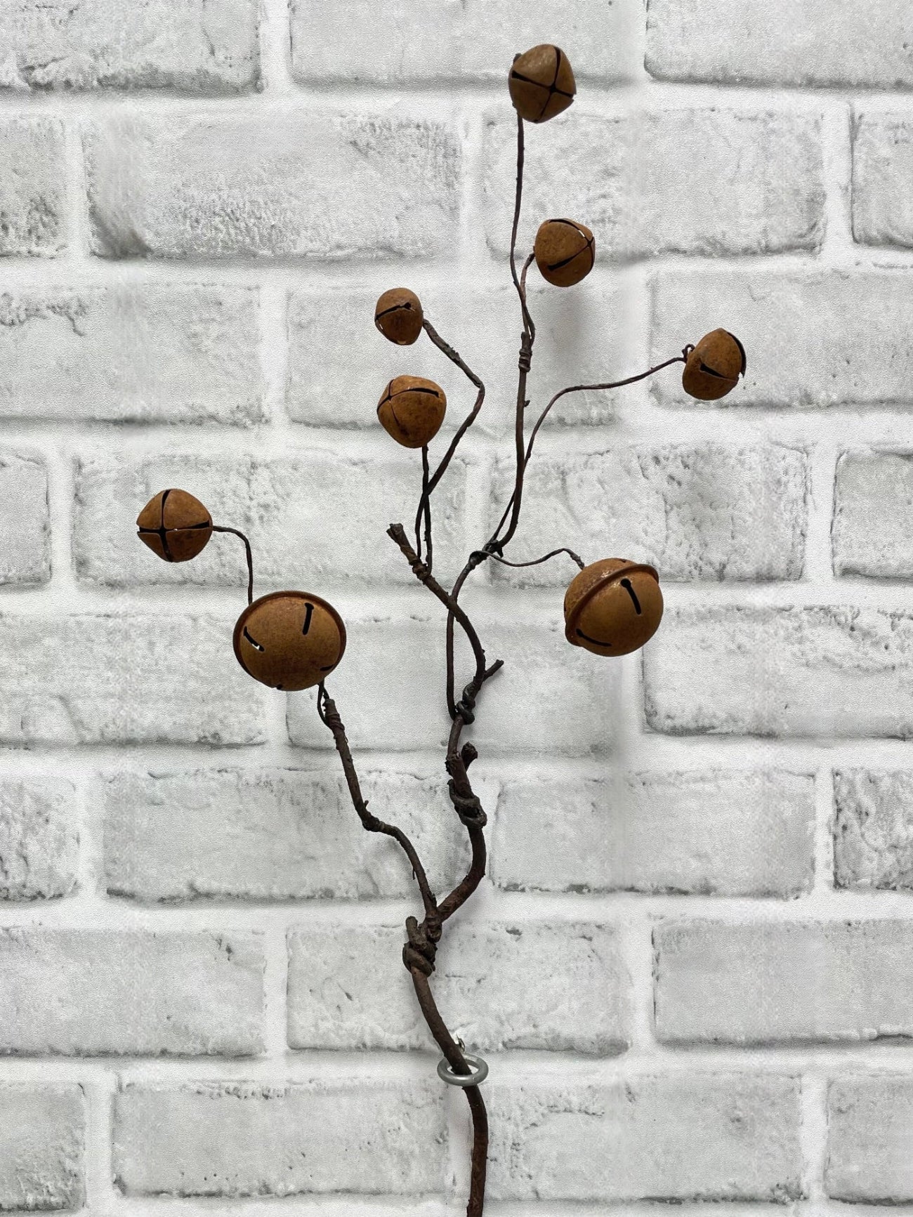 ITEM 81978 RUST - 20" RUST BELL SPRAY