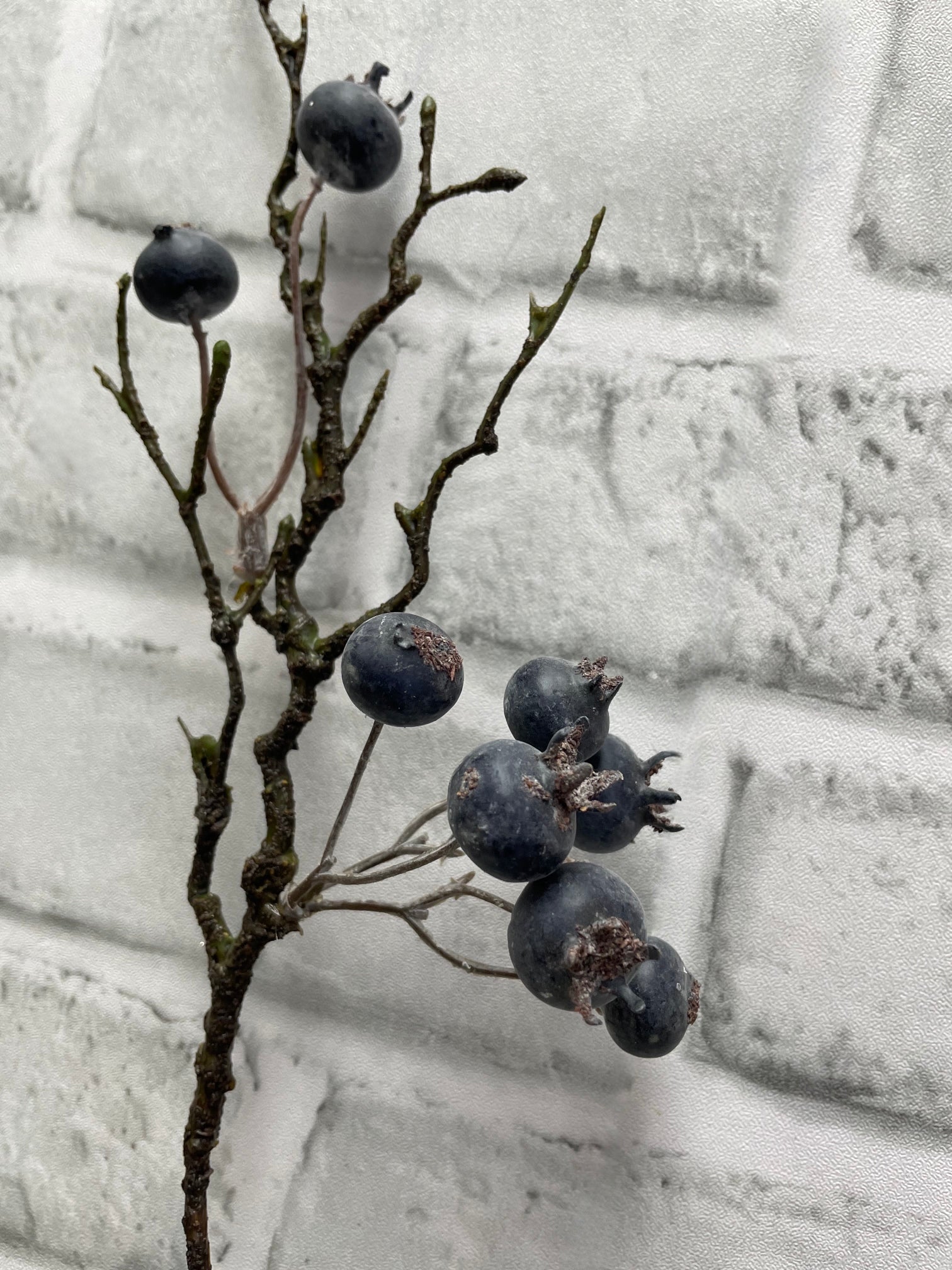 ITEM 81990 BL - 15.5" BLUE WEATHER RESISTENT BERRY PICK