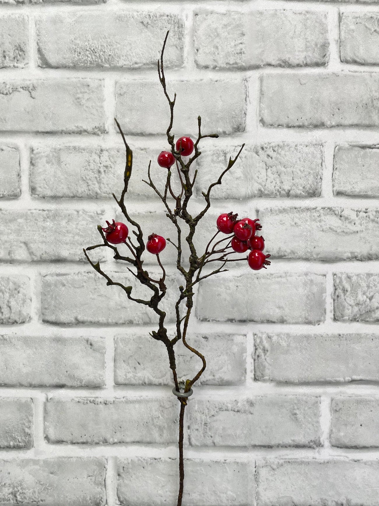 ITEM 81990 SHINNYR - 15.5" SHINNY RED WEATHER RESISTENT BERRY PICK