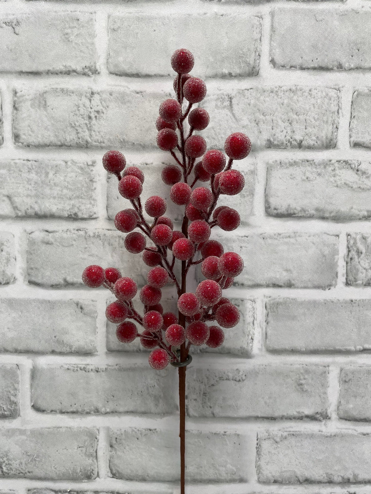 ITEM 81997 R - 18" RED SUGARED BERRY SPRAY