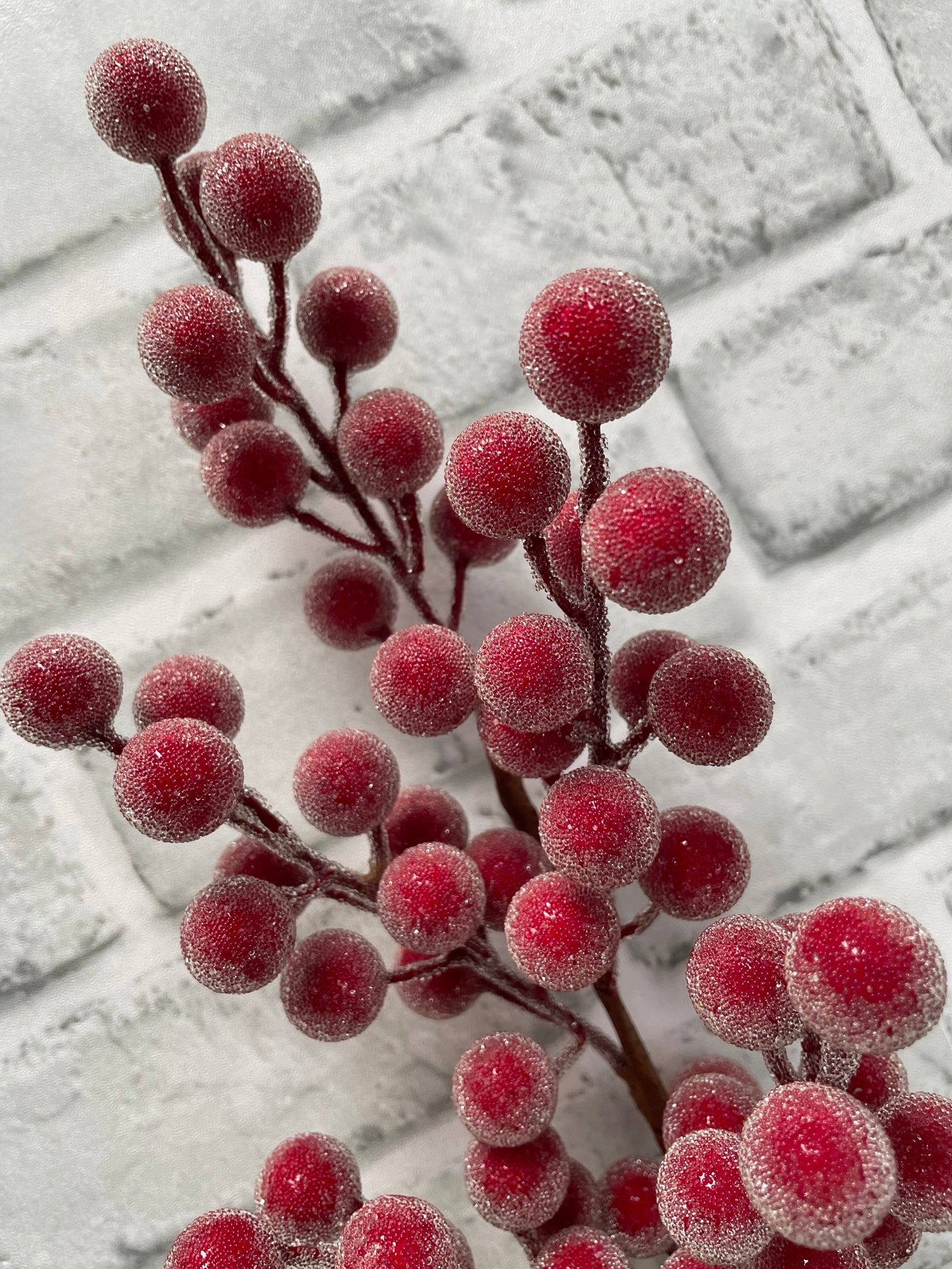 ITEM 81997 R - 18" RED SUGARED BERRY SPRAY