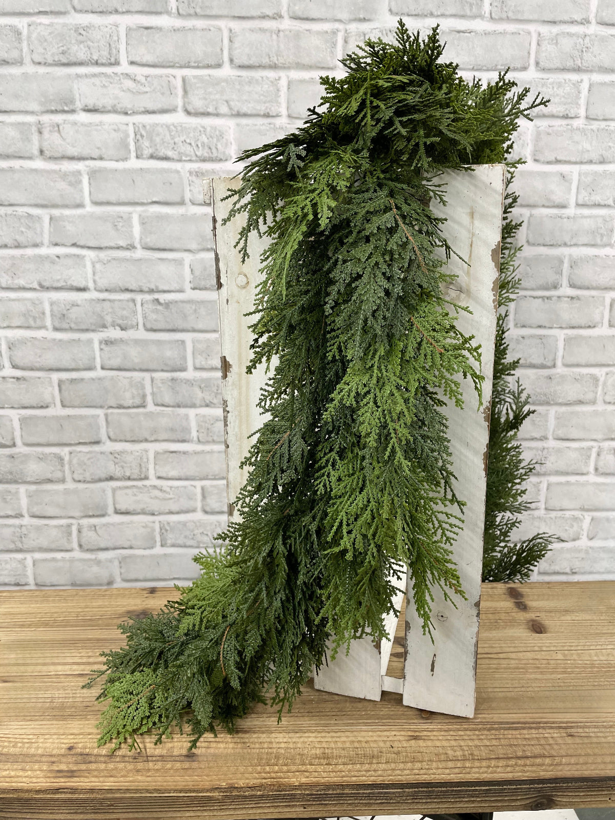 ITEM 82003 - 6 FOOT FRESH TOUCH LUSH NORTHERN WHITE CEDAR GARLAND
