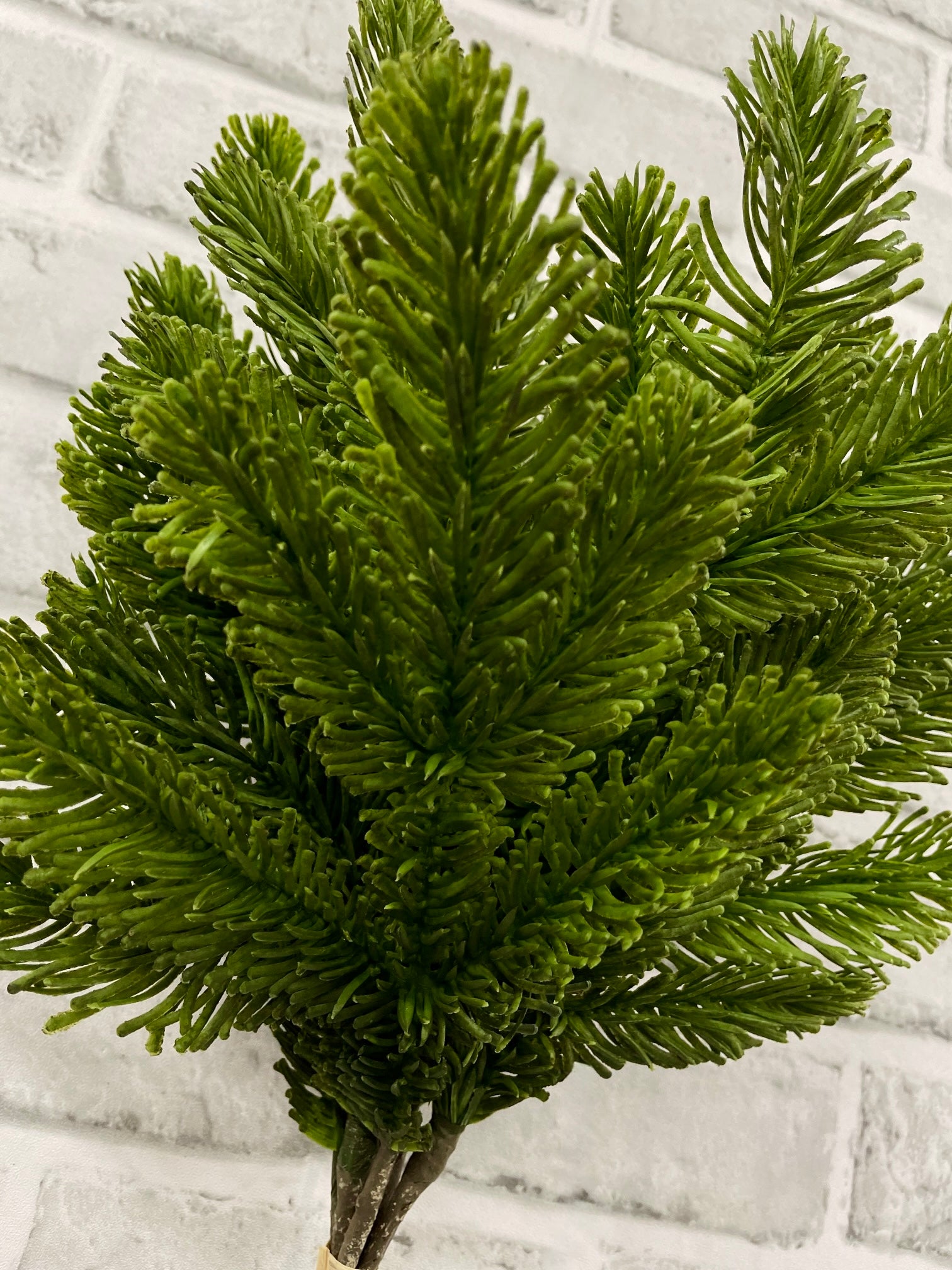 ITEM 82102 - 16" FRESH TOUCH NOBLE FIR BUNDLE - 5 PIECESS PER BUNDLE