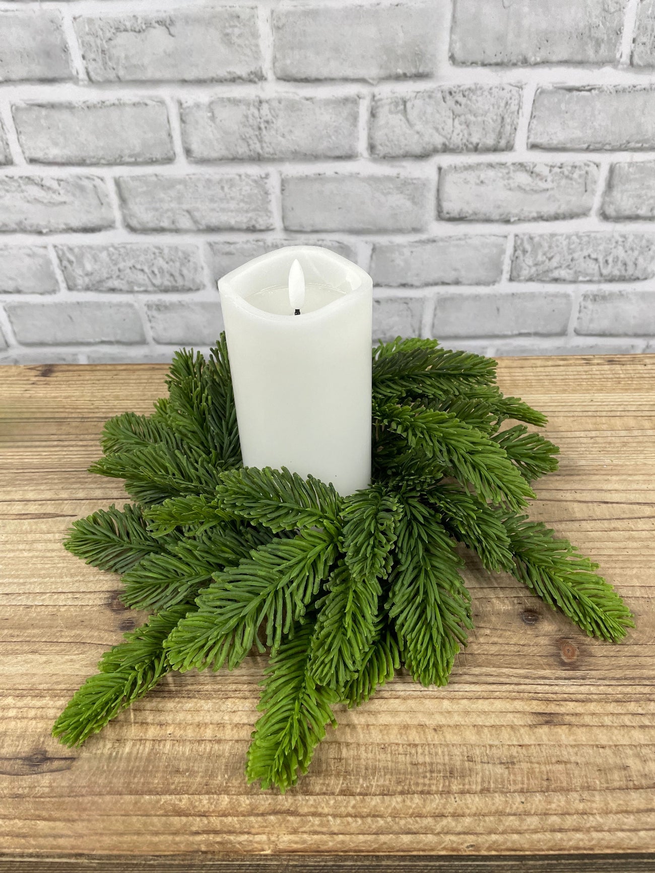 ITEM 82103 - 3.5" INSIDE DIM, 11" OUTSIDE DIM FRESH TOUCH NOBLE FIR CANDLE RING