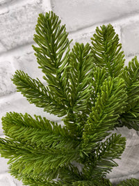 ITEM 82104 - 6" INSIDE DIM, 14" OUTSIDE DIM FRESH TOUCH NOBLE FIR CANDLE WREATH