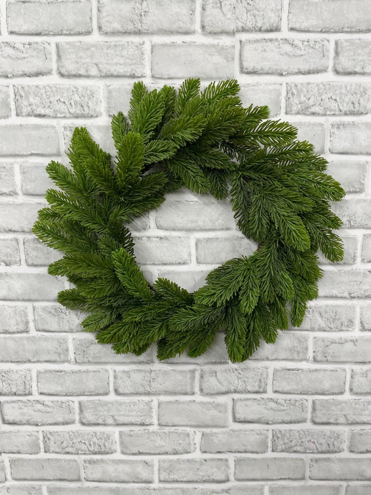 ITEM 82105 - 9.5" INSIDE DIM, 18" OUTSIDE DIM FRESH TOUCH NOBLE FIR CANDLE WREATH