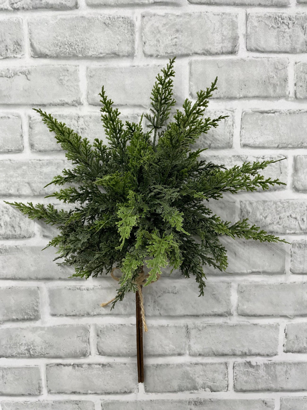 ITEM 82123 - 18" FRESH TOUCH EASTERN RED CEDAR BUNDLE WITH 3 STEMS