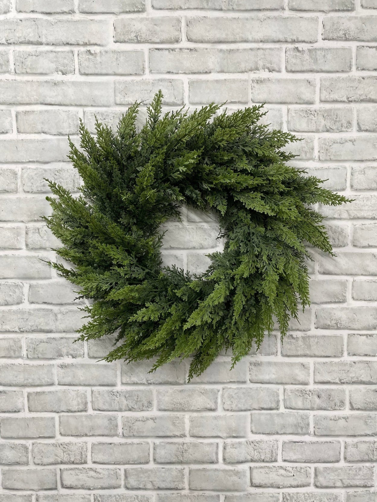 ITEM 82129 - 9" INSIDE DIM, 24" OUTSIDE DIM FRESH TOUCH EASTERN RED CEDAR WREATH