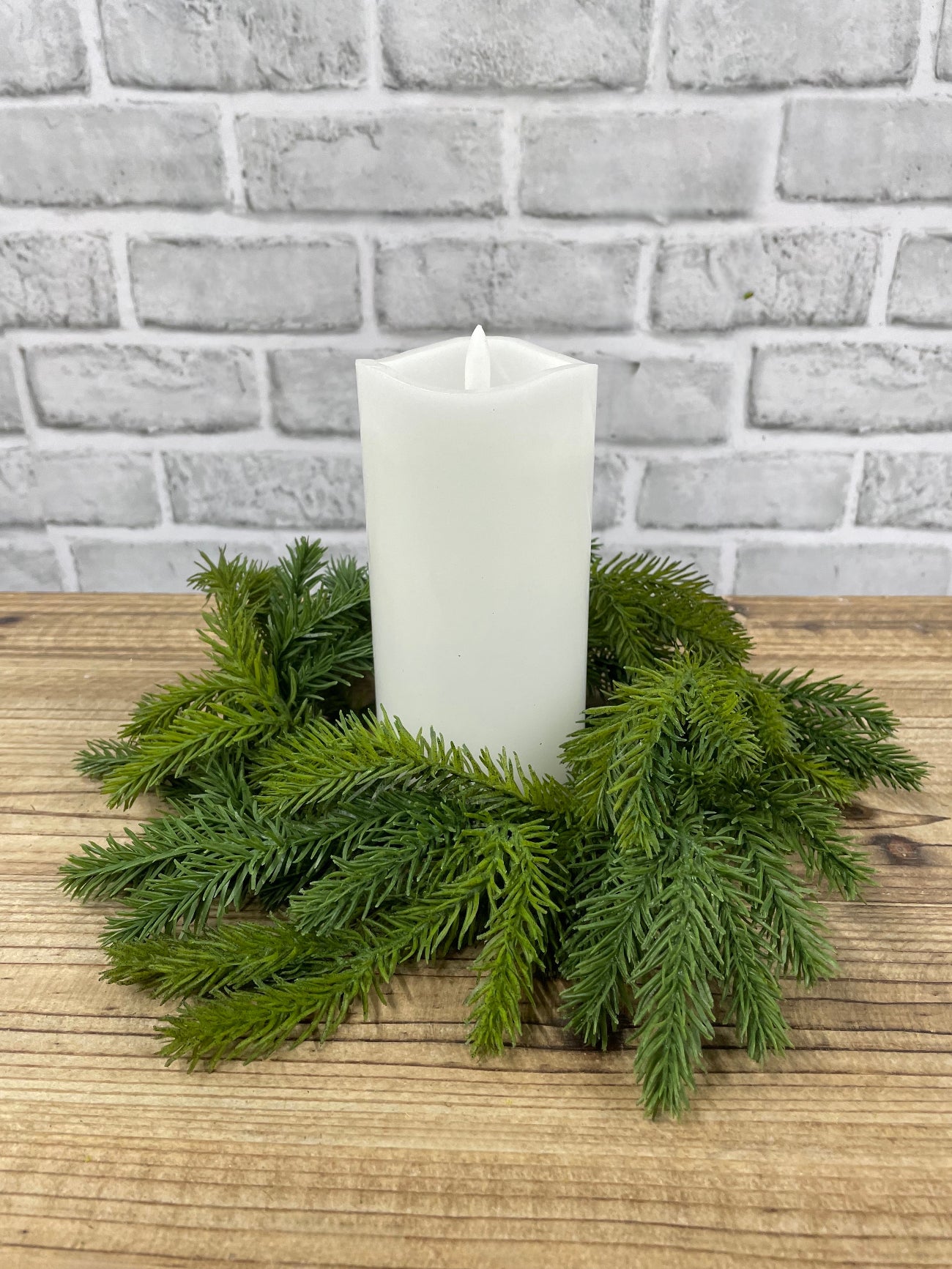 ITEM 82153 - 3.5" INSIDE DIM, 10" OUTSIDE DIM FRESH TOUCH RED SPRUCE CANDLE RING