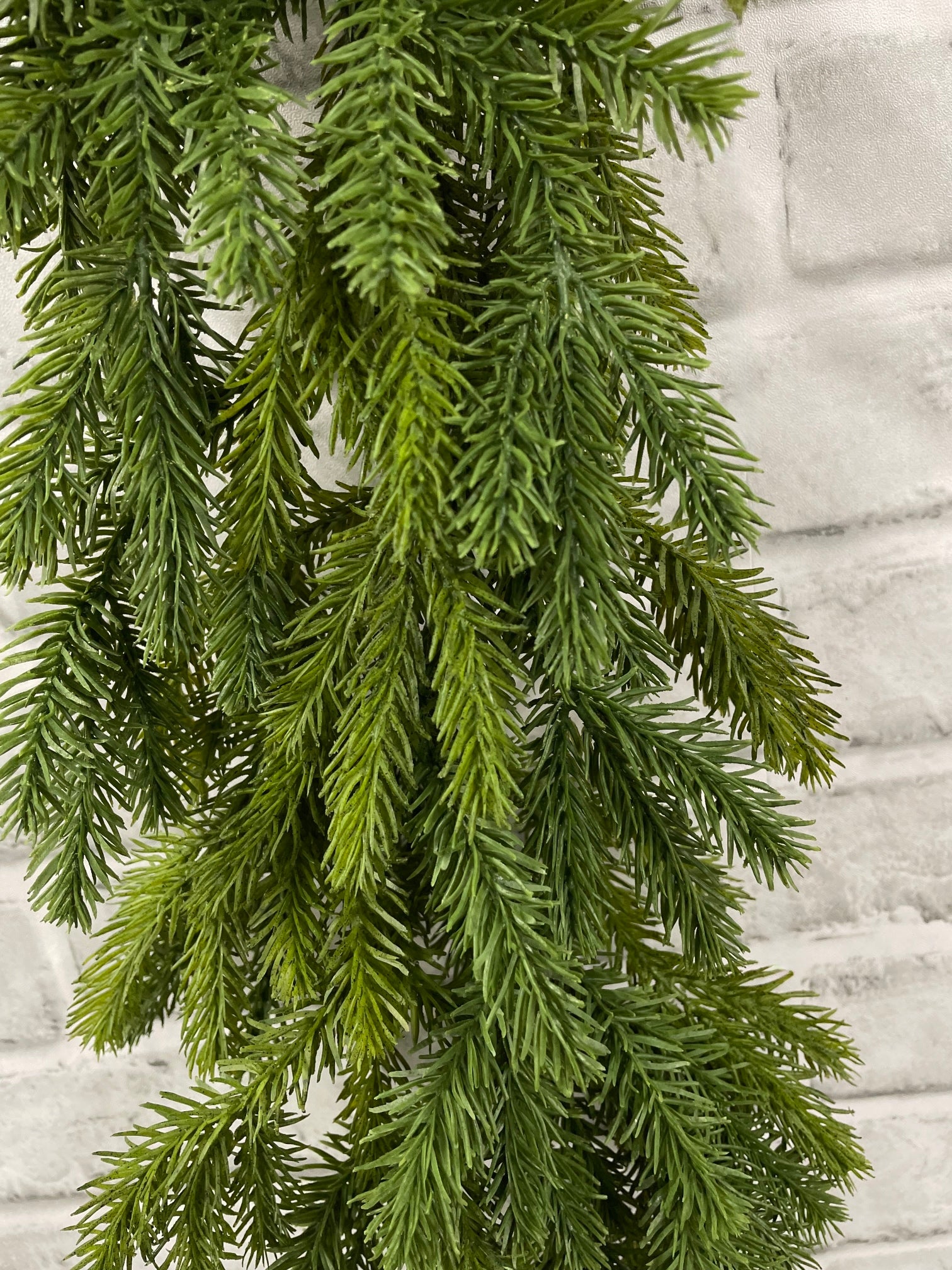 ITEM 82156 - 6' FRESH TOUCH RED SPRUCE GARLAND