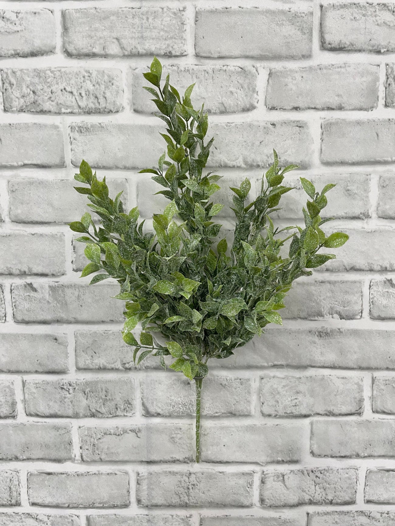 ITEM 82221 - 18" GLITTERED SMILX BUSH