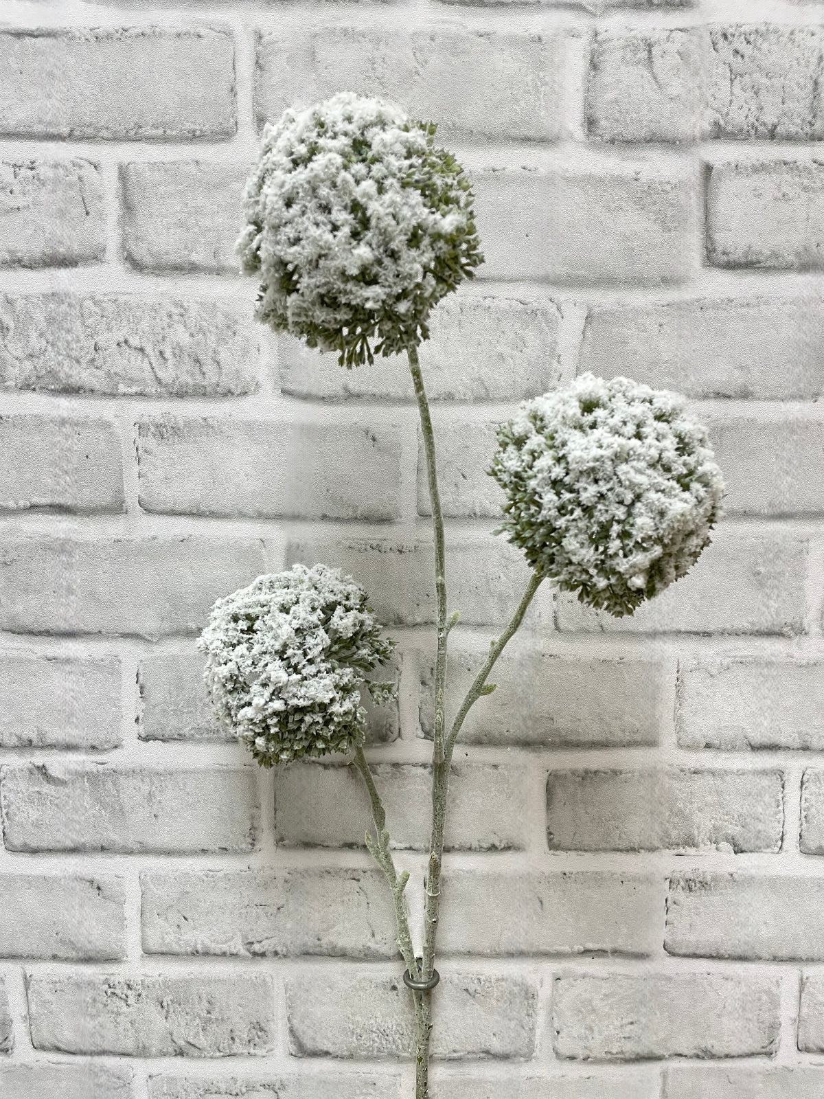 ITEM 82235 GR - 31" GREEN SNOWY GLITTERED  ALLIUM SPRAY WITH 3 HEADS