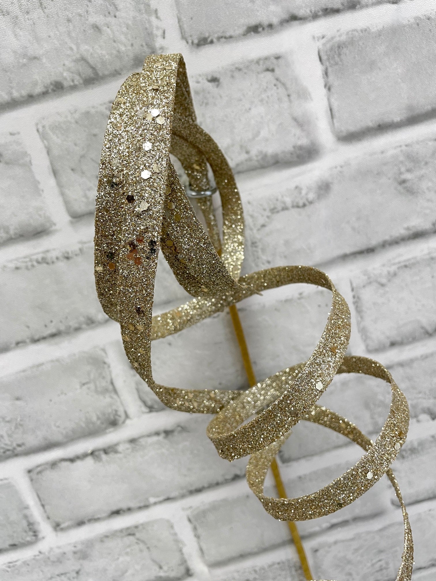 ITEM 82241 CH - 14.5" CHAMPAGNE GLITTER CURLY RIBBON SPRAY