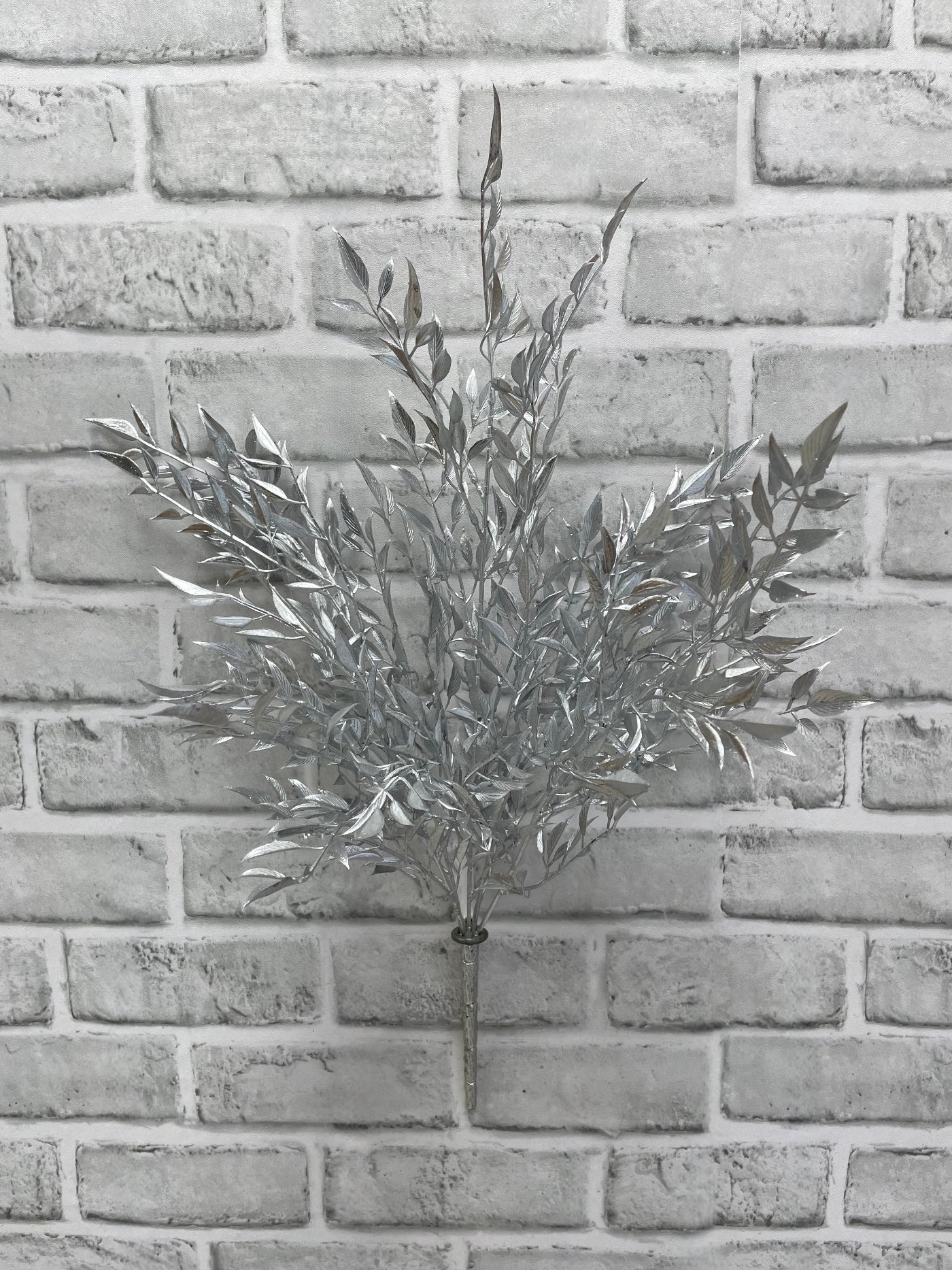 ITEM 82248 SILVER - 20" SILVER SMILX BUSH