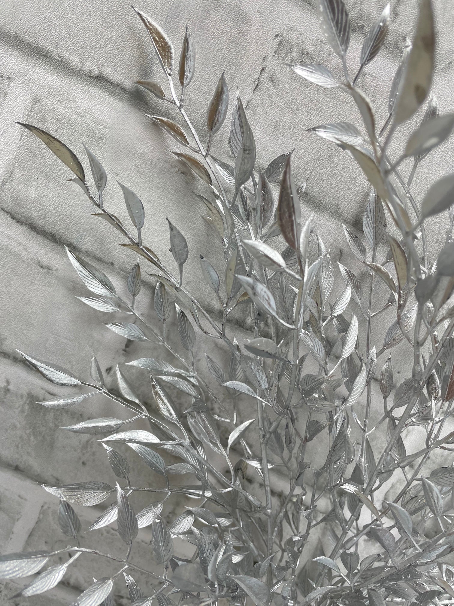 ITEM 82248 SILVER - 20" SILVER SMILX BUSH