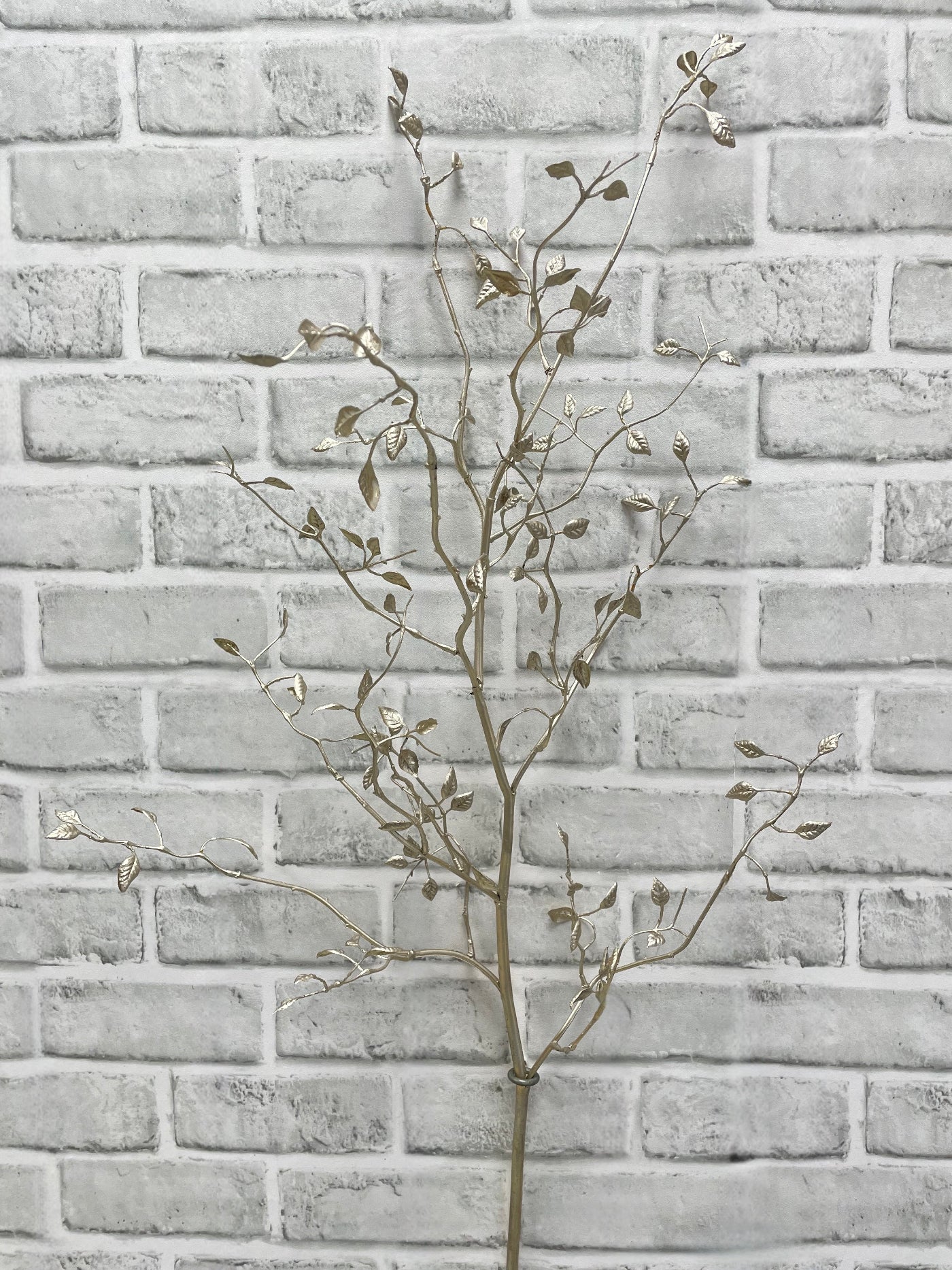 ITEM 82249 CH - 37.5" METALLIC CHAMPAGNE TEA LEAF SPRAY