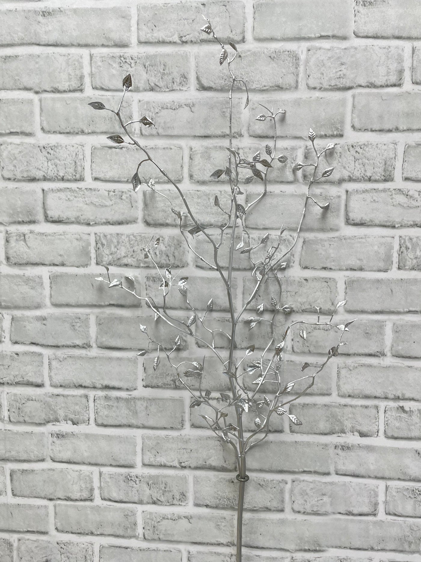 ITEM 82249 SILVER - 37.5" METALLIC SILVER TEA LEAF SPRAY