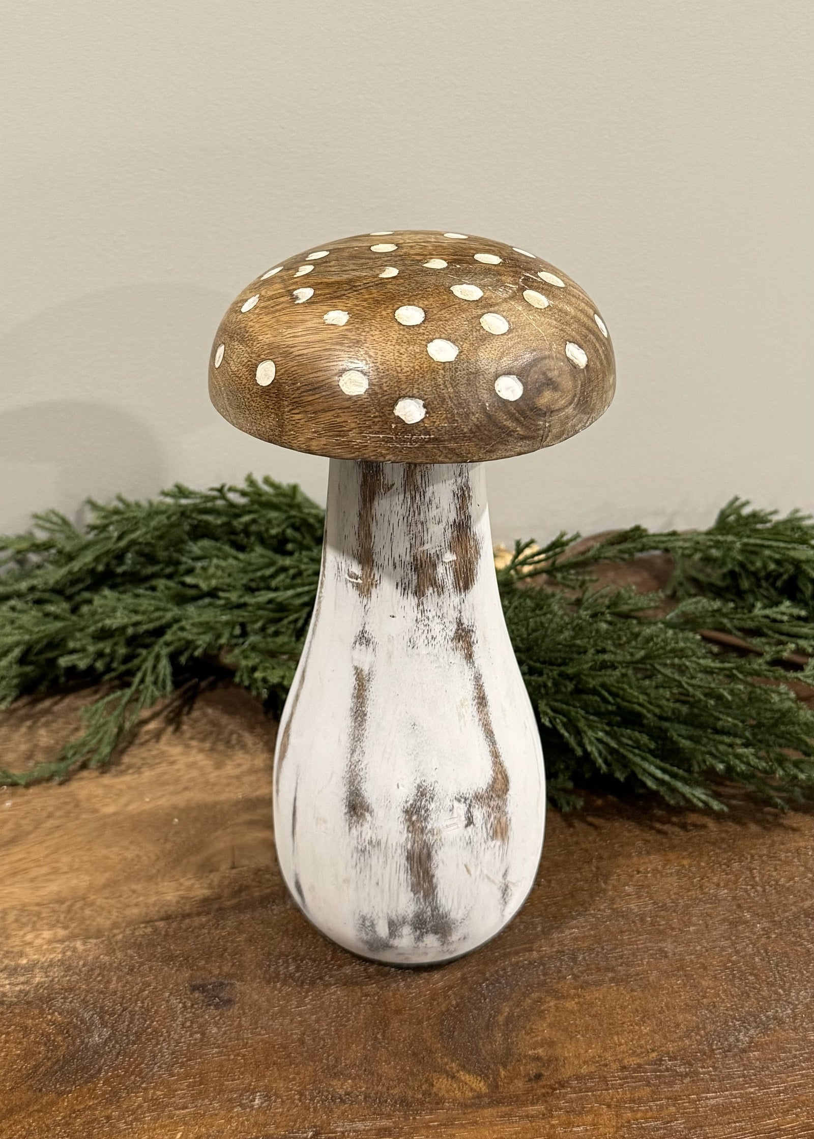 ITEM DDL1037L - 4.5"X8.5" MANGO WOOD WHITE DECOR MUSHROOM W/NATURAL TOP & SPOTS