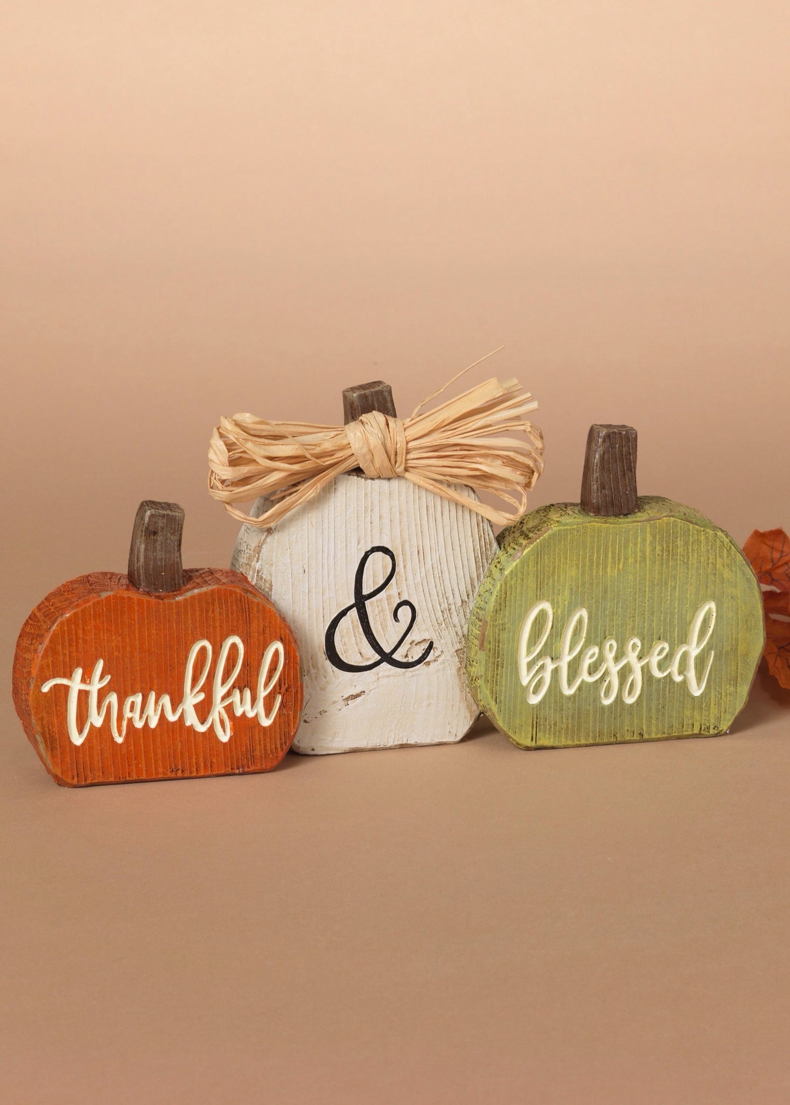 ITEM G2735740 - 8.66"L RESIN HARVEST PUMPKINS W/ RAFFIA BOW