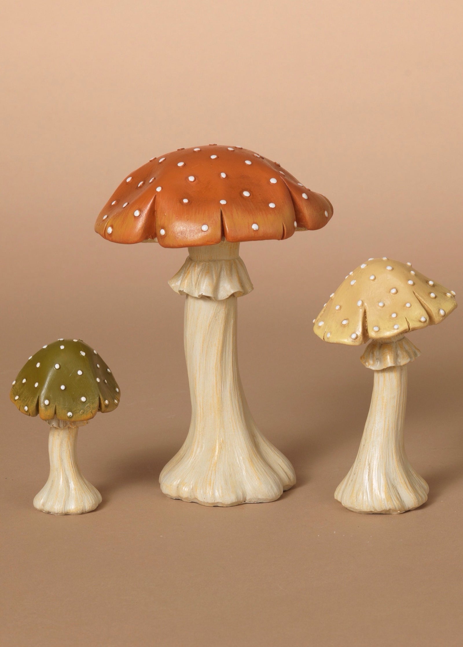 ITEM G2736280 - RESIN HARVEST MUSHROOMS, LG IS 6.1"H - SET OF 3