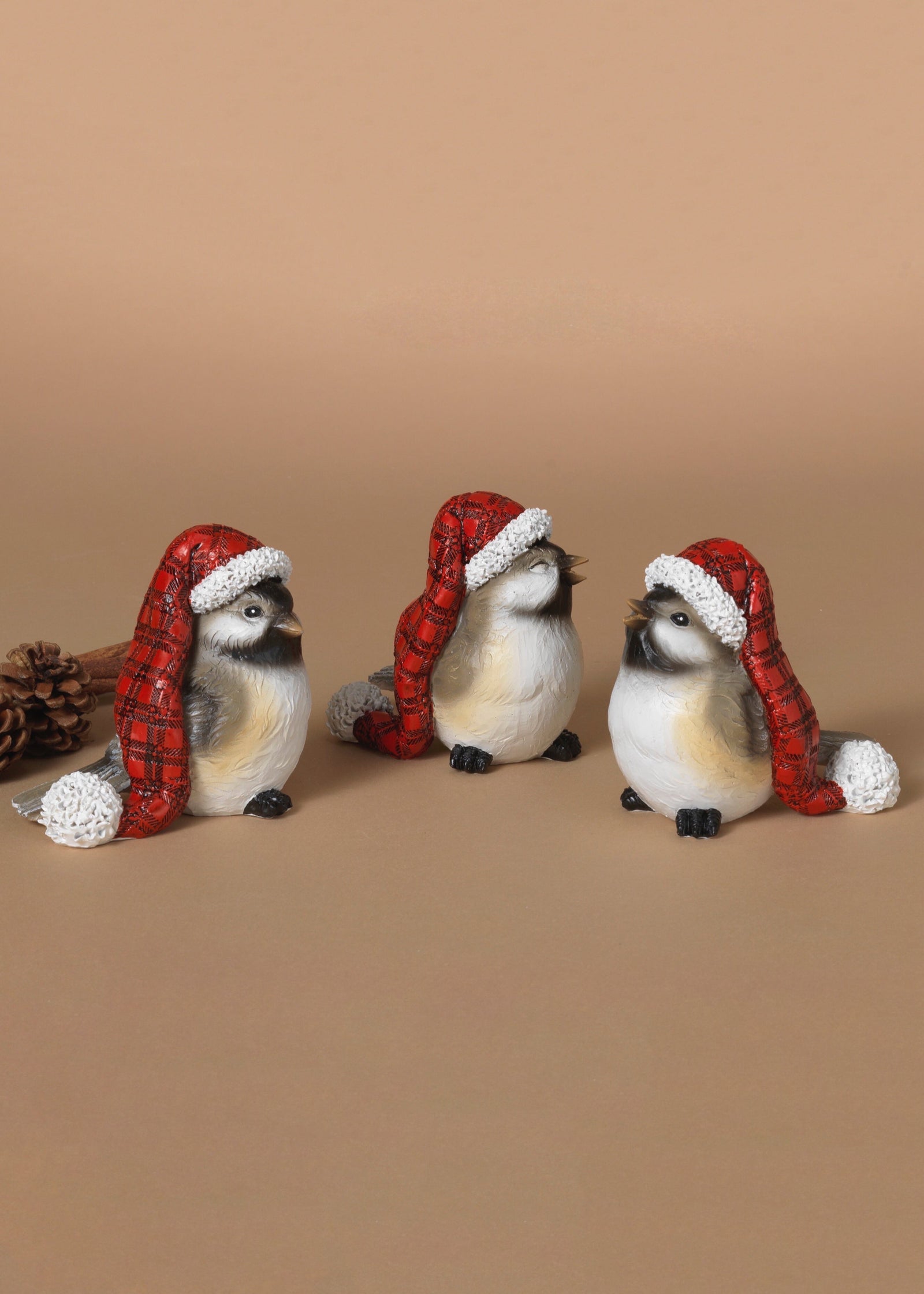 ITEM G2739270 - 4"L RESIN HOLIDAY WINTER BIRD