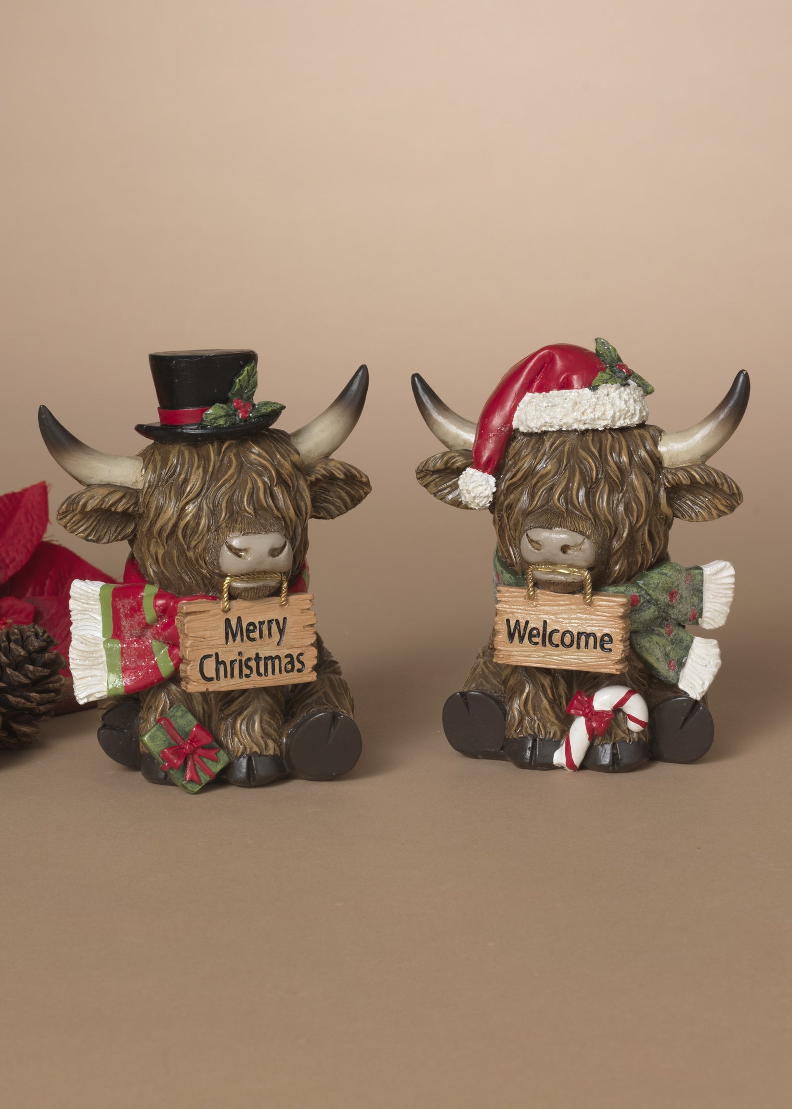 ITEM G2795020  - 5.5"H RESIN HOLIDAY HIGHLAND COW W/ SIGN