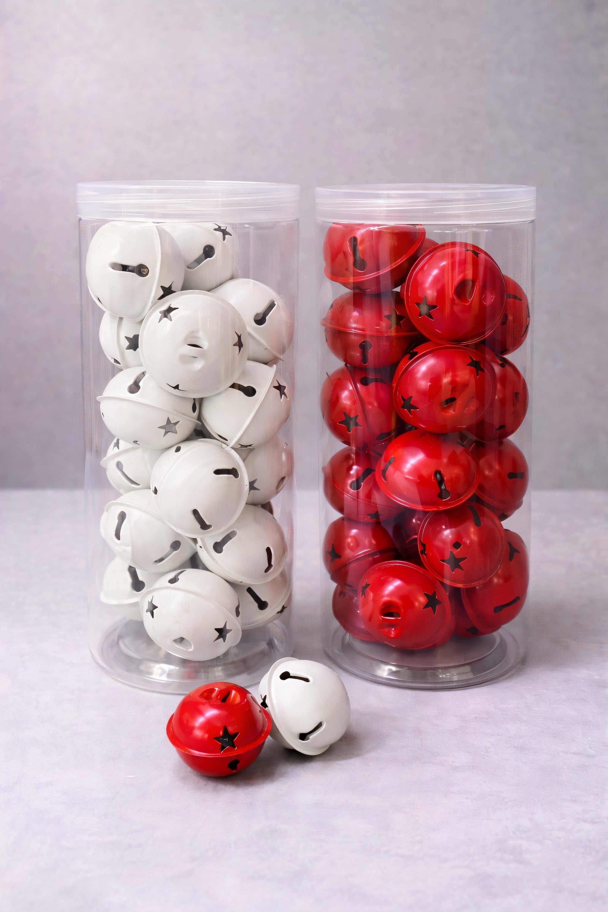 ITEM KOP 45945 - 4"X10" 2" METAL BELLS (APPROX 18) IN CLEAR TUBE - 2 ASSORTED COLOURS