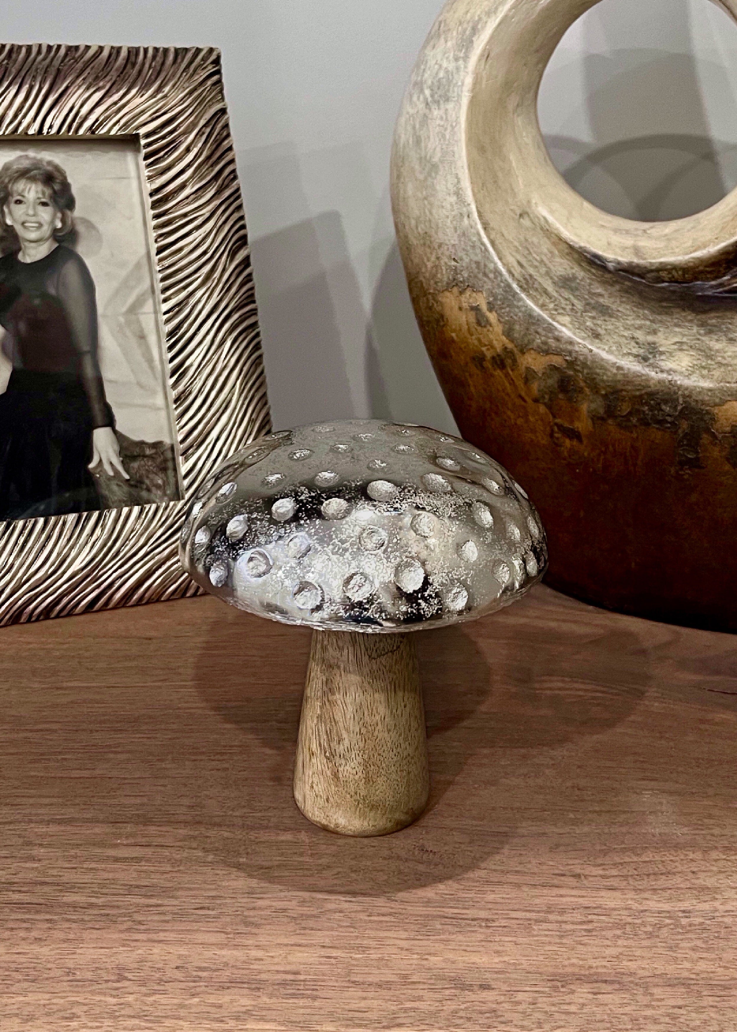 ITEM KOP 52723 - 4.75"X5" METAL TOP WITH WOOD STEM MUSHROOM