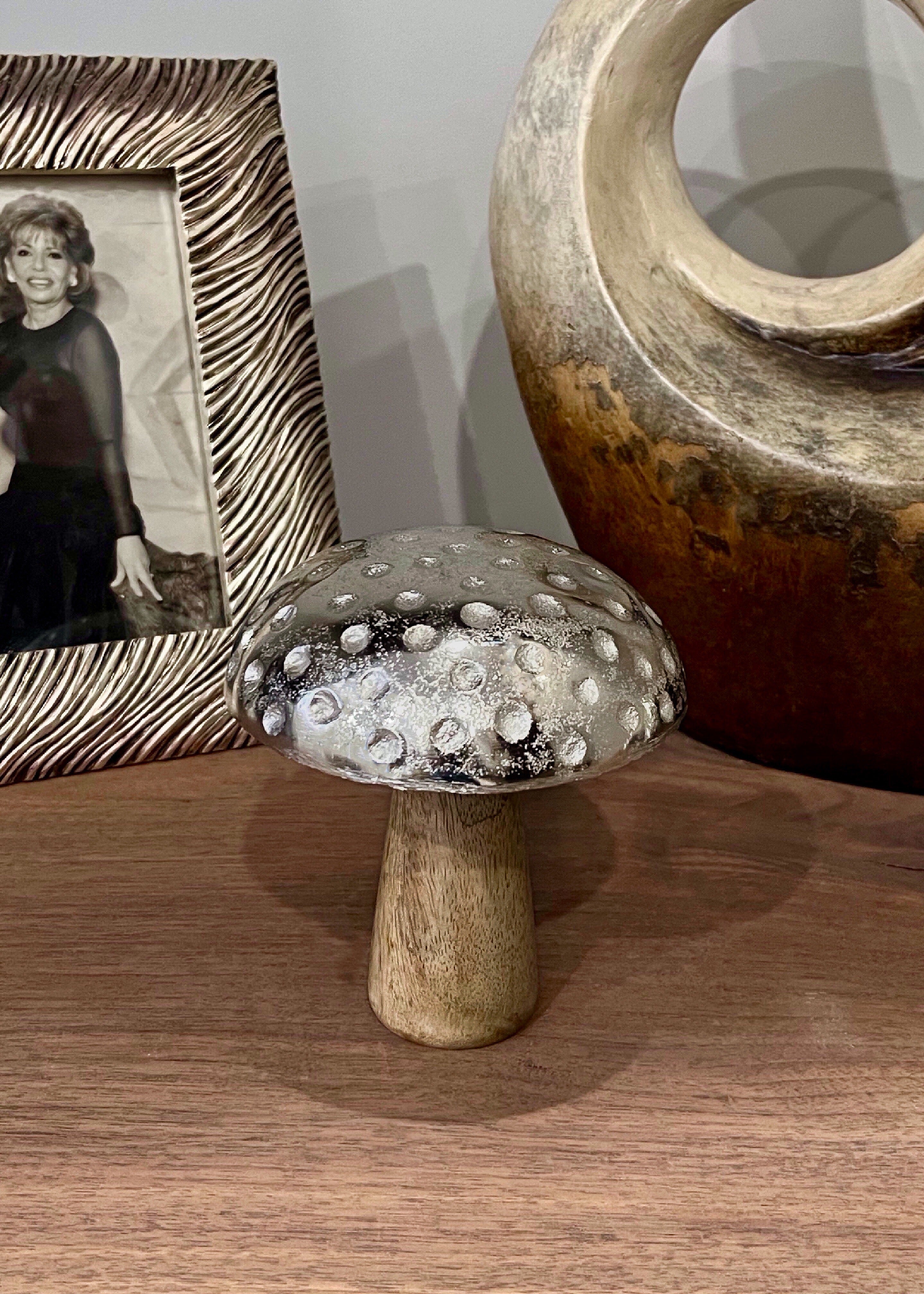ITEM KOP 52723 - 4.75"X5" METAL TOP WITH WOOD STEM MUSHROOM