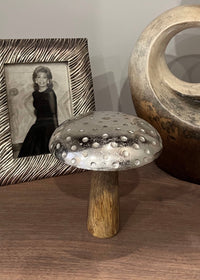 ITEM KOP 52724 - 5.5"X7" METAL TOP WITH WOOD STEM MUSHROOM