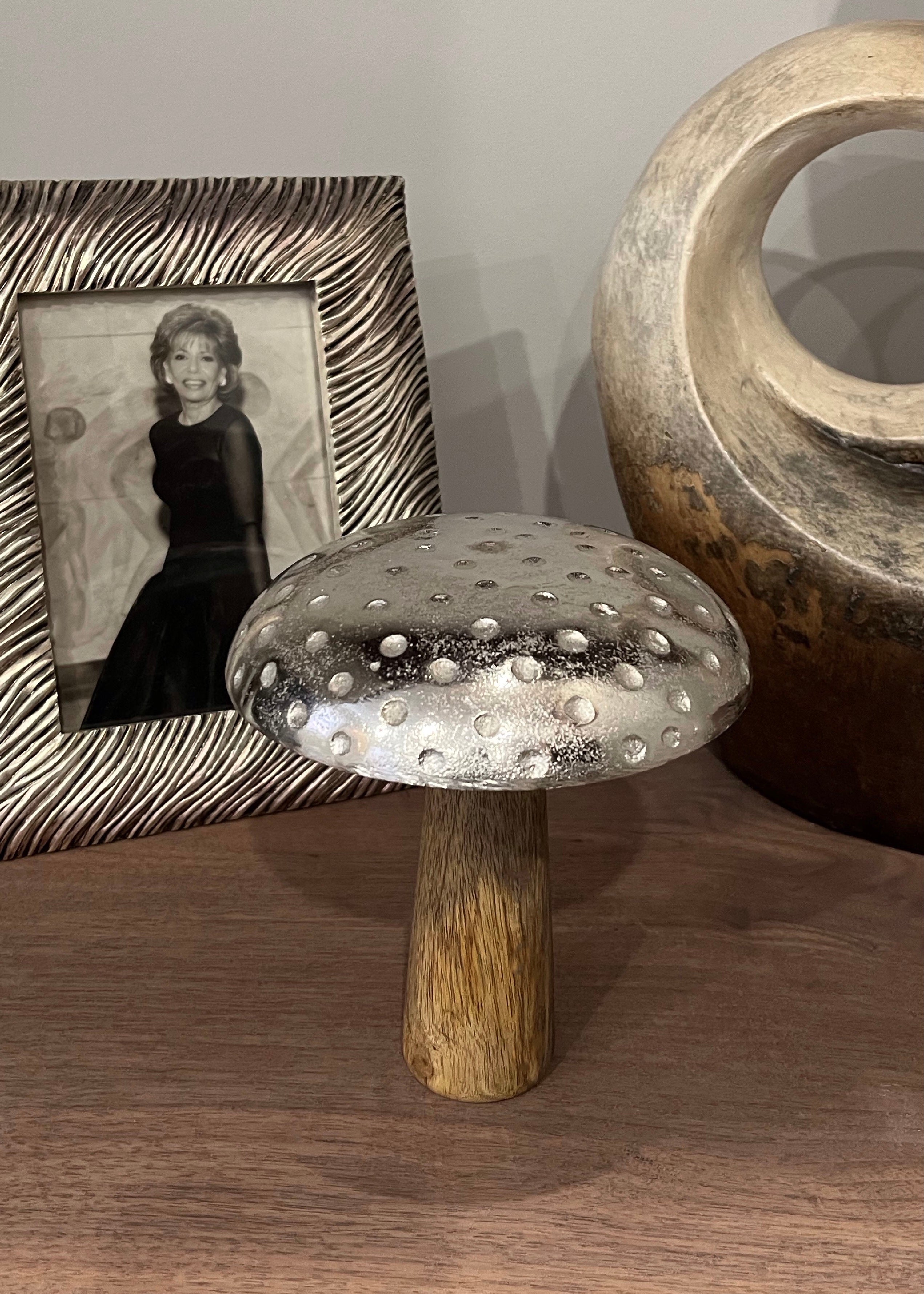 ITEM KOP 52724 - 5.5"X7" METAL TOP WITH WOOD STEM MUSHROOM