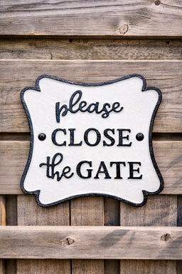 ITEM KOP 55745 - 6"X6" WHITE CAST IRON "CLOSE THE GATE" SIGN