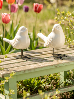 ITEM KOP 57422 - 5.5"X3.25"X6.25" PORCELAIN STANDING BIRD WITH METAL FEET - 2 ASSORTED