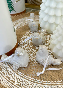ITEM KOP 57424 - 2.25" X 1.5" X 2" WHITE CERAMIC BIRDS ORNAMENTS - 4 ASSORTED
