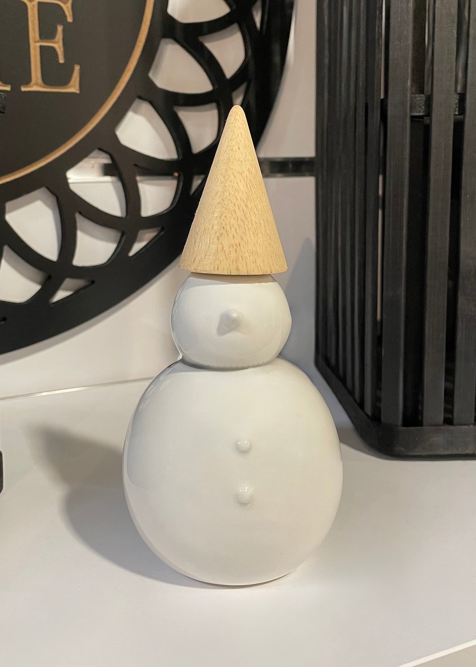 ITEM KOP 81705 - 3.25"X6.75" PORCELAIN SNOWMAN FIGURINE