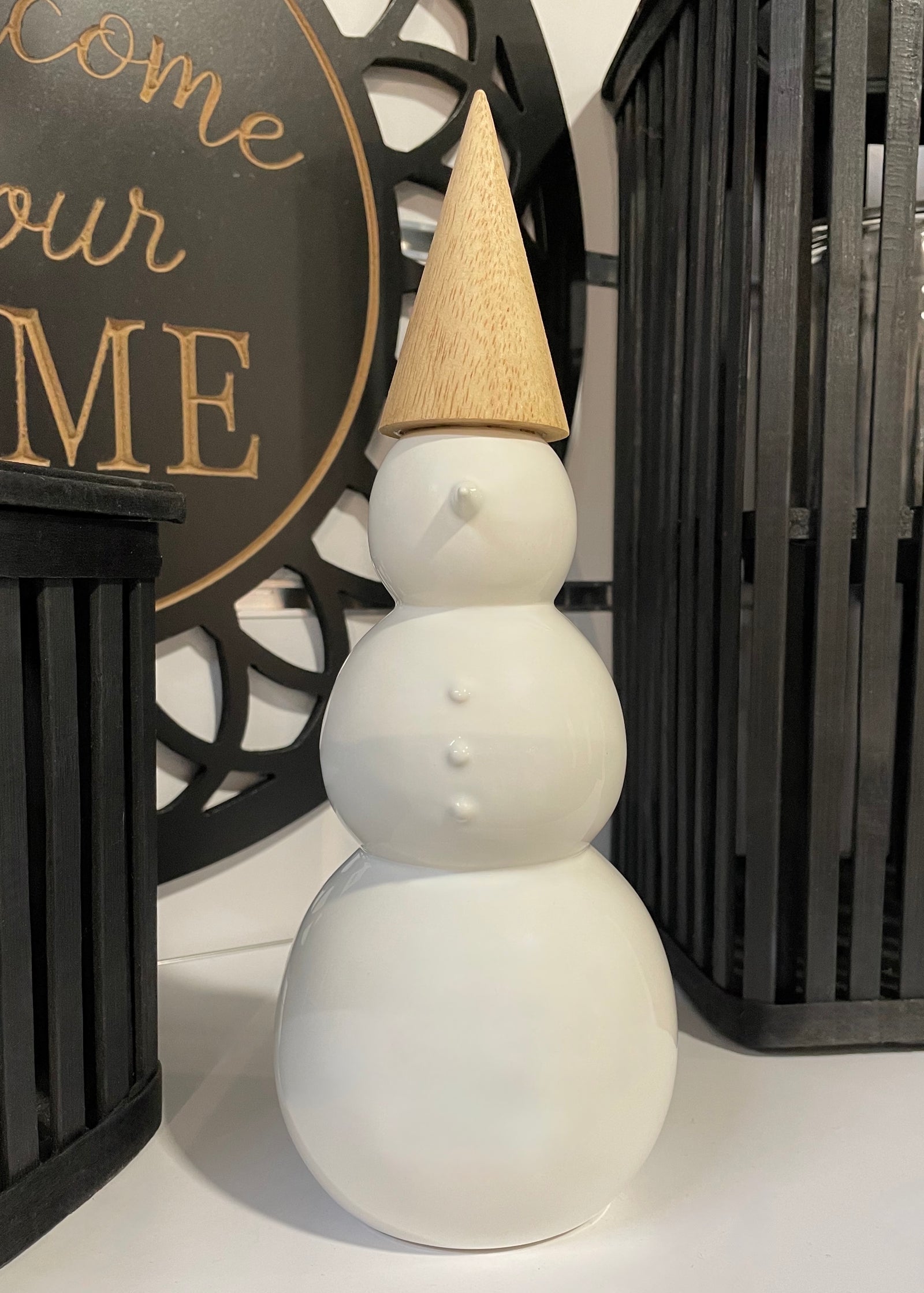 ITEM KOP 81707 - 4"X10.75" PORCELAIN SNOWMAN FIGURINE