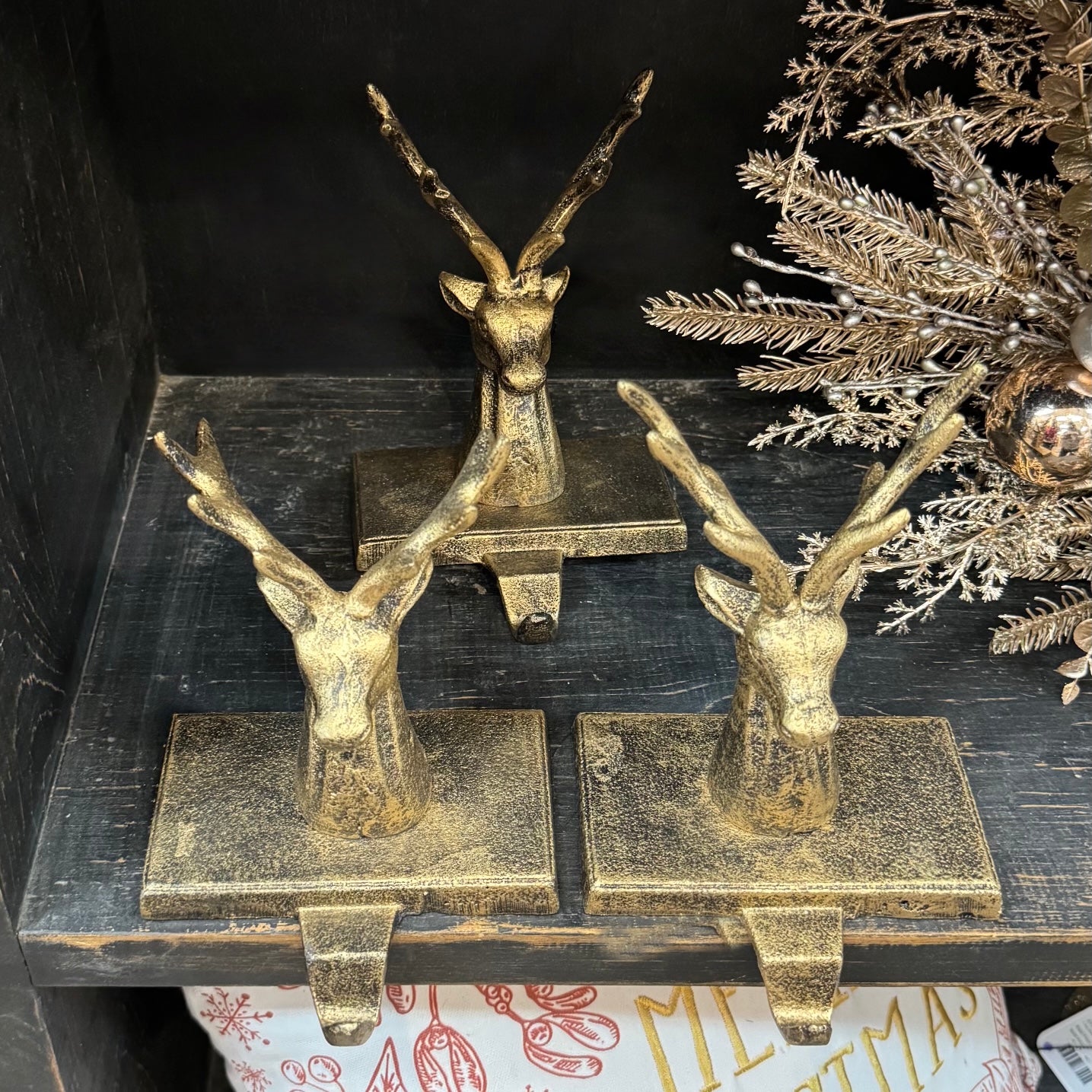 ITEM KOP 82902 - 4.5" X 5" X 6" METAL DEER STOCKING HOLDER - 3 ASSORTED