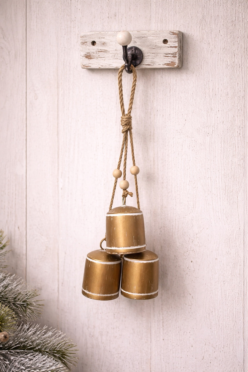 ITEM KOP 86115- 18.5"L RUSTIC HANGING METAL GOLD BELL ORNAMENT HANGER WITH 3 CYLINDRICAL SHAPE BELLS
