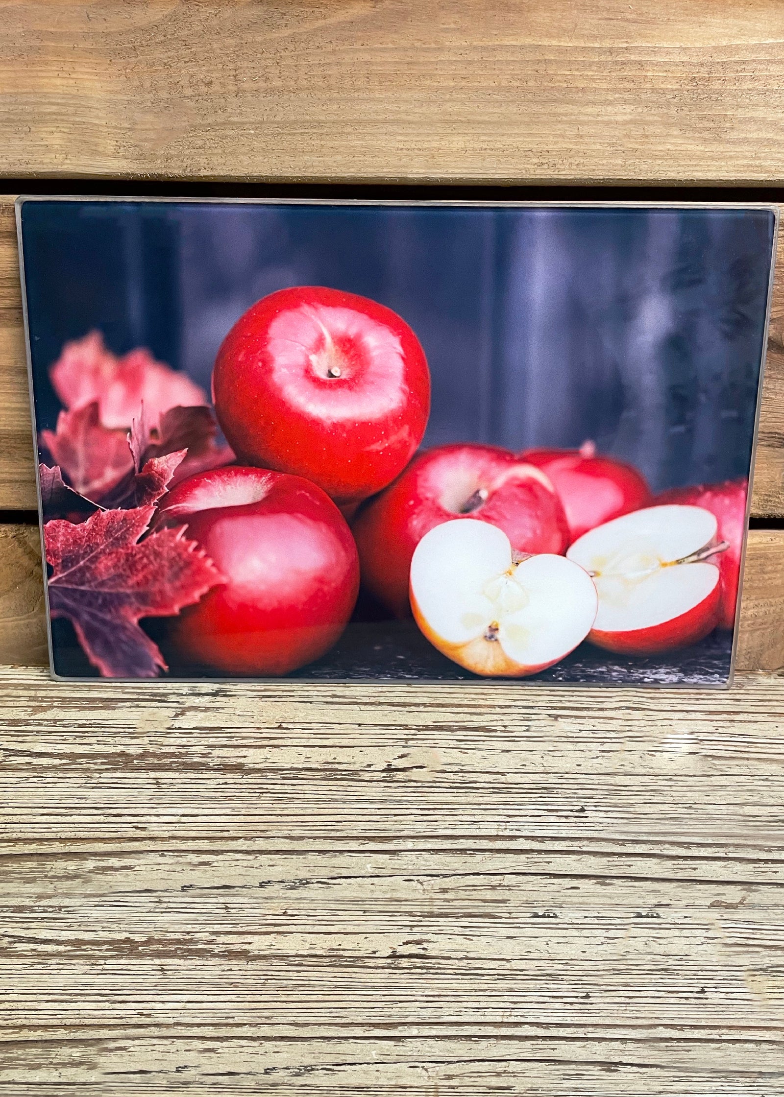 ITEM NOV1650FA -  8inX12in FRESH APPLES PRINTED GLASS CUTTING BOARD