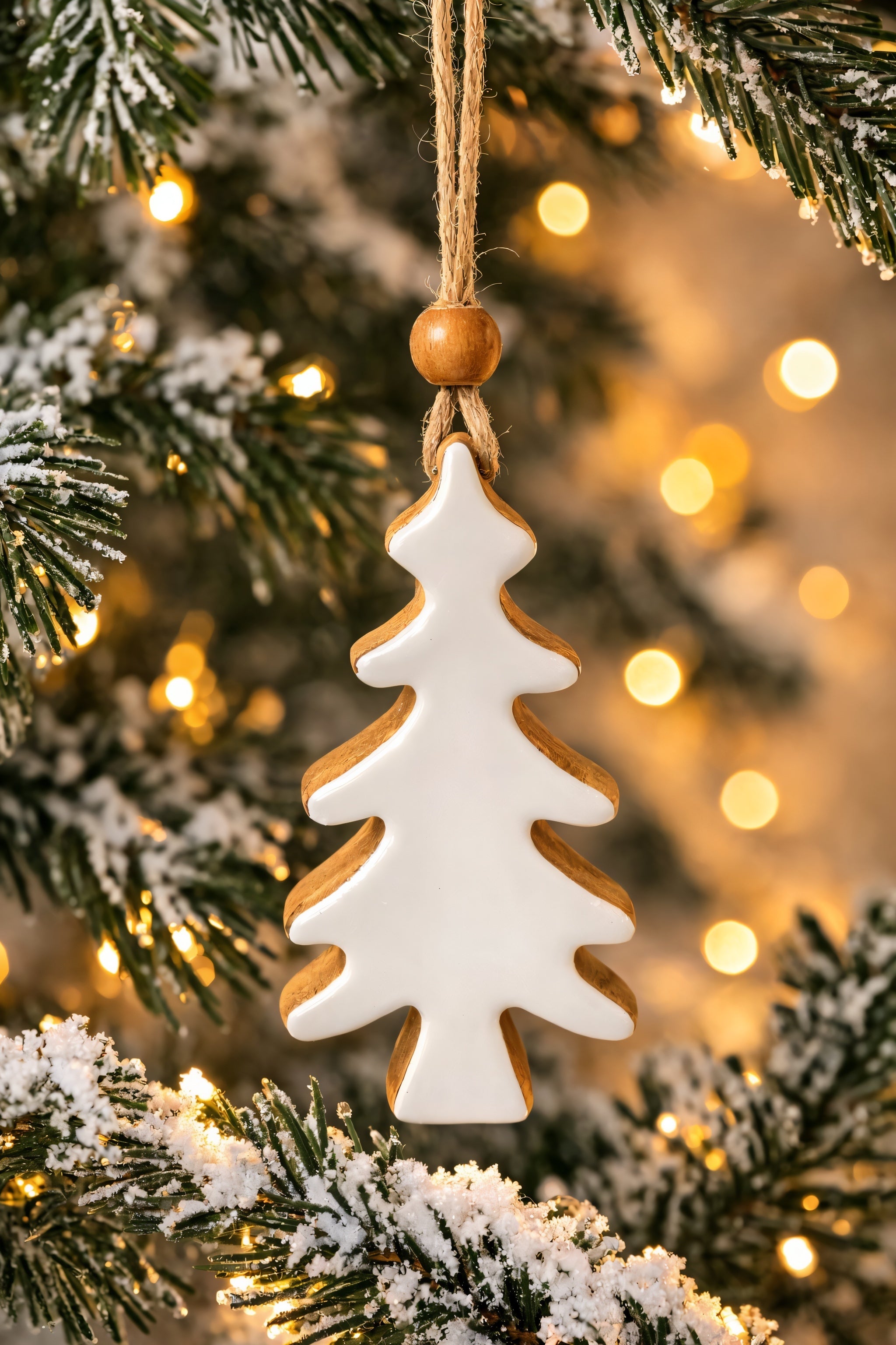 ITEM XMSTU2054 - 3" X 0.8" X 5.5" ENAMEL-COATED MANGO WOOD WHITE TREE ORNAMENT