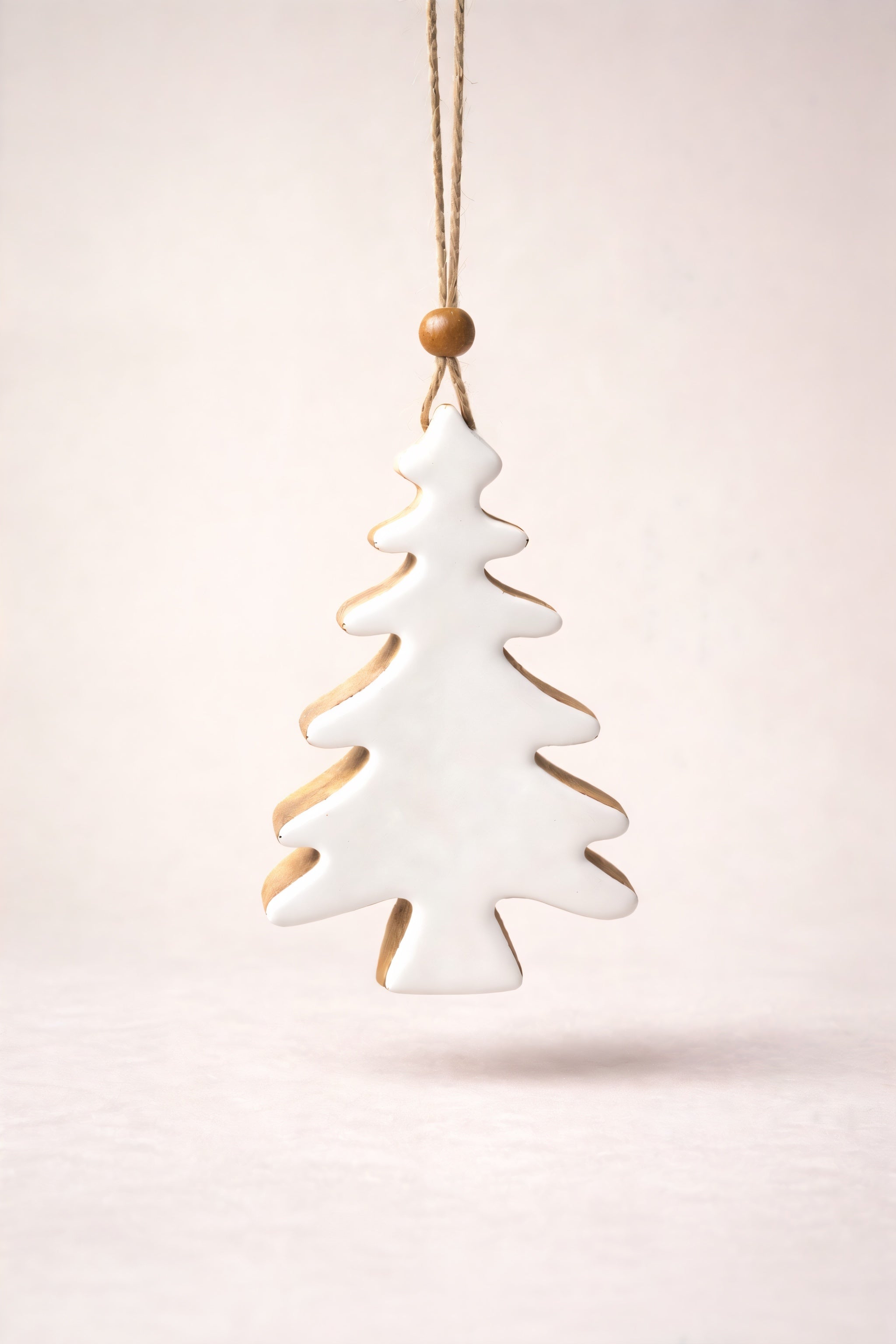 ITEM XMSTU2054 - 3" X 0.8" X 5.5" ENAMEL-COATED MANGO WOOD WHITE TREE ORNAMENT