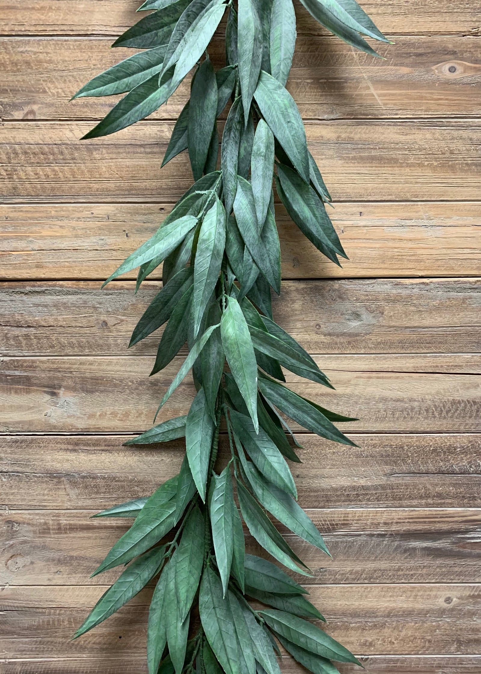 ITEM 11395 - 6 FOOT MUDDY WHITE WILLOW GARLAND