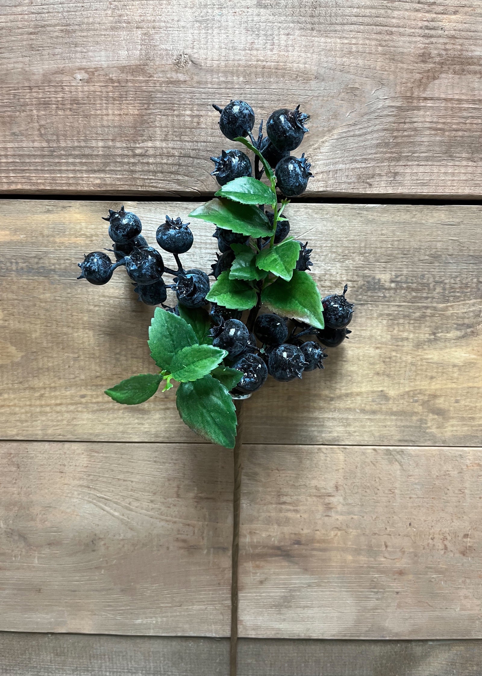 ITEM 11430 - 14" BLUEBERRY PICK