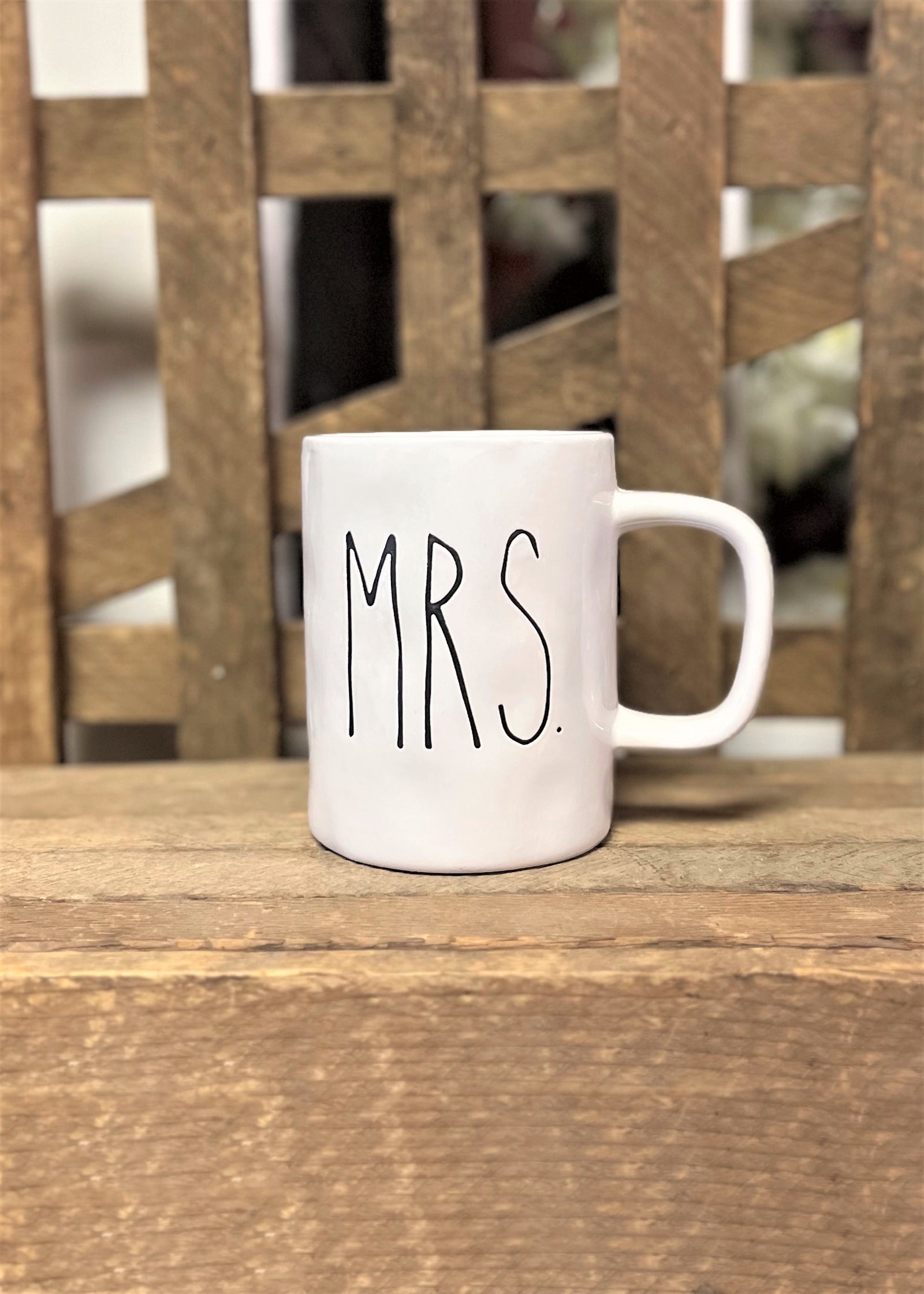 ITEM 65631 - CERAMIC FARMHOUSE MODERN  MRS. MUG