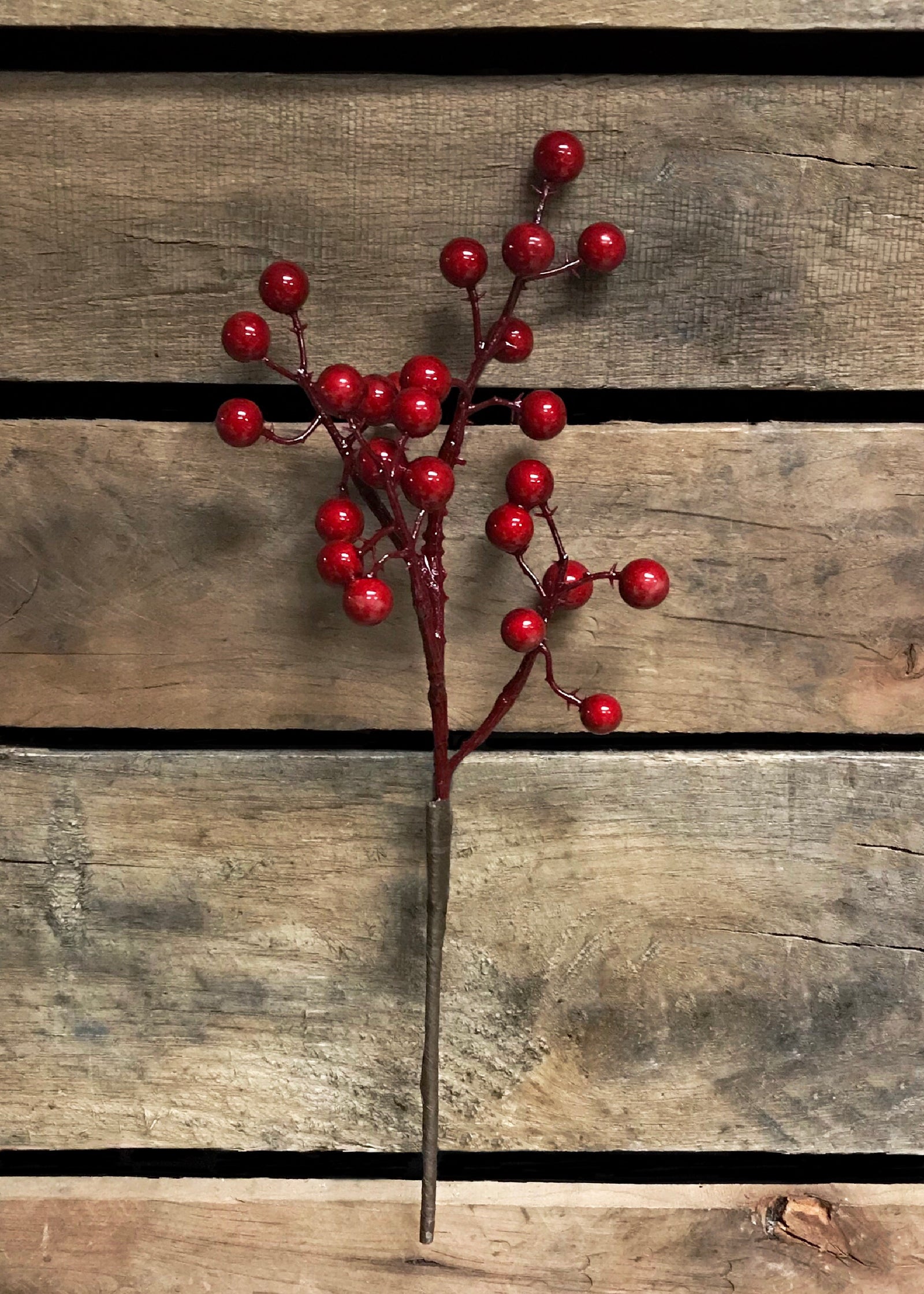 ITEM 81222 R -  11" RED OUTDOOR BERRY PICK