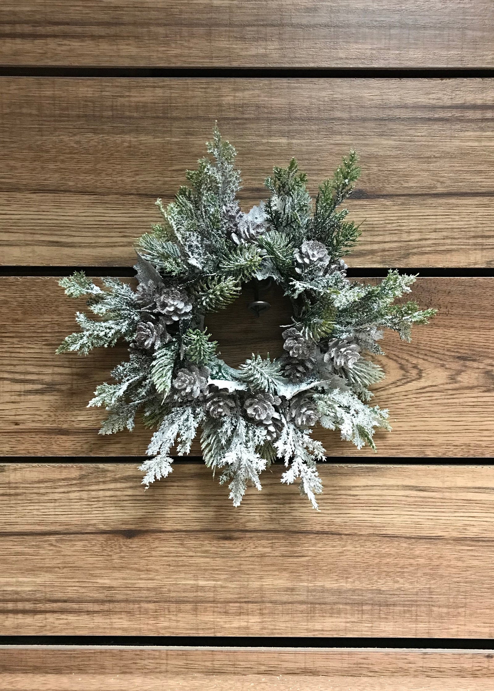 ITEM 81349 - 3" INSIDE DIM, 10" OUTSIDE DIM SNOWY PINE, CONE AND GRASS CANDLE RING