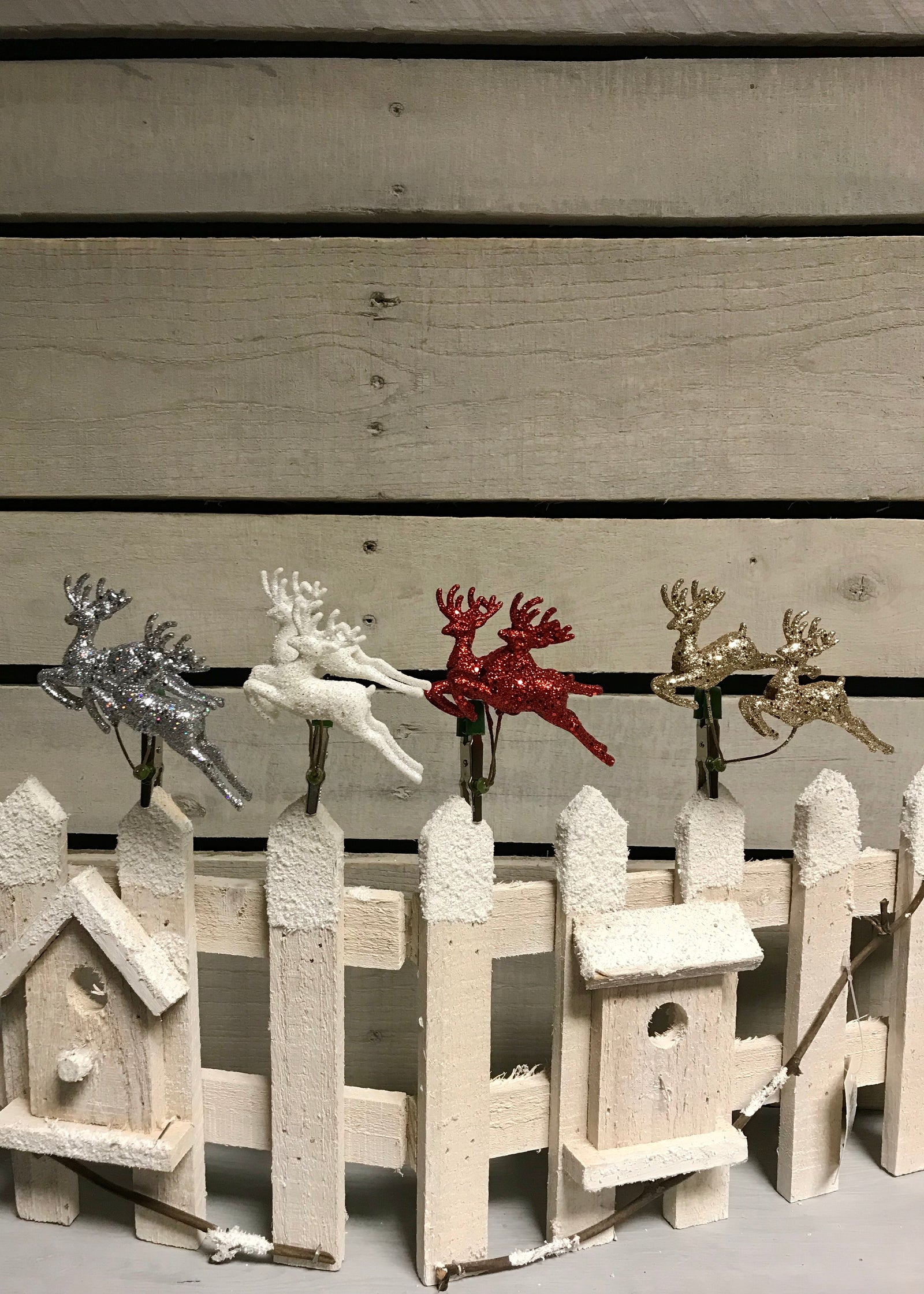 ITEM 81375 - 4" GLITTERED REINDEER CLIP WITH 2 DEERS - 24 PER BAG