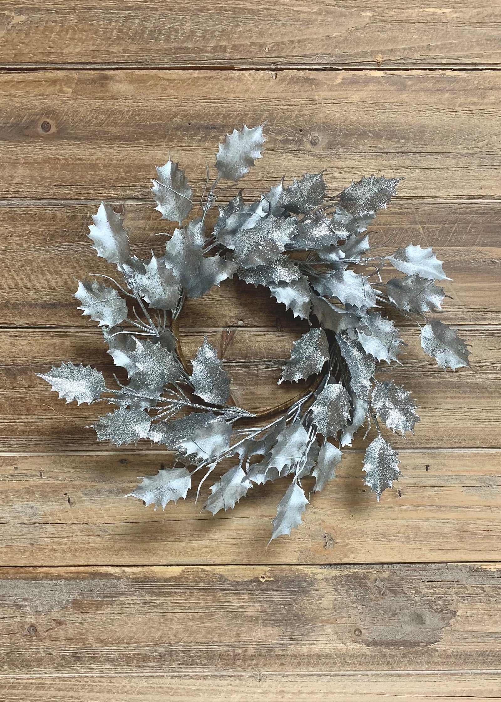 ITEM 81569 SILVER - 12" DIA METALLIC GLITTERED SILVER PLASTIC HOLLY LEAF WREATH